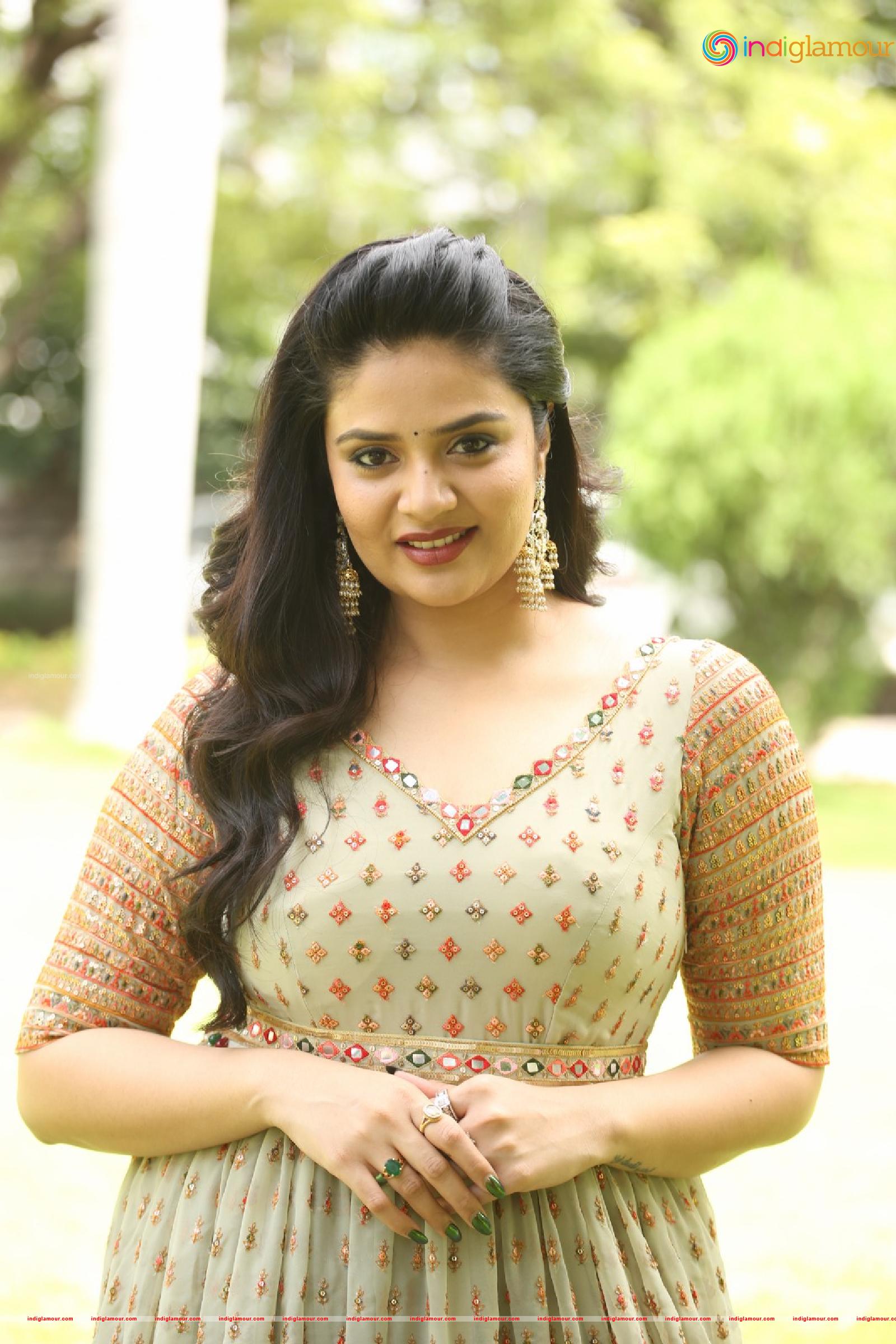 Srimukhi Actress hd photo