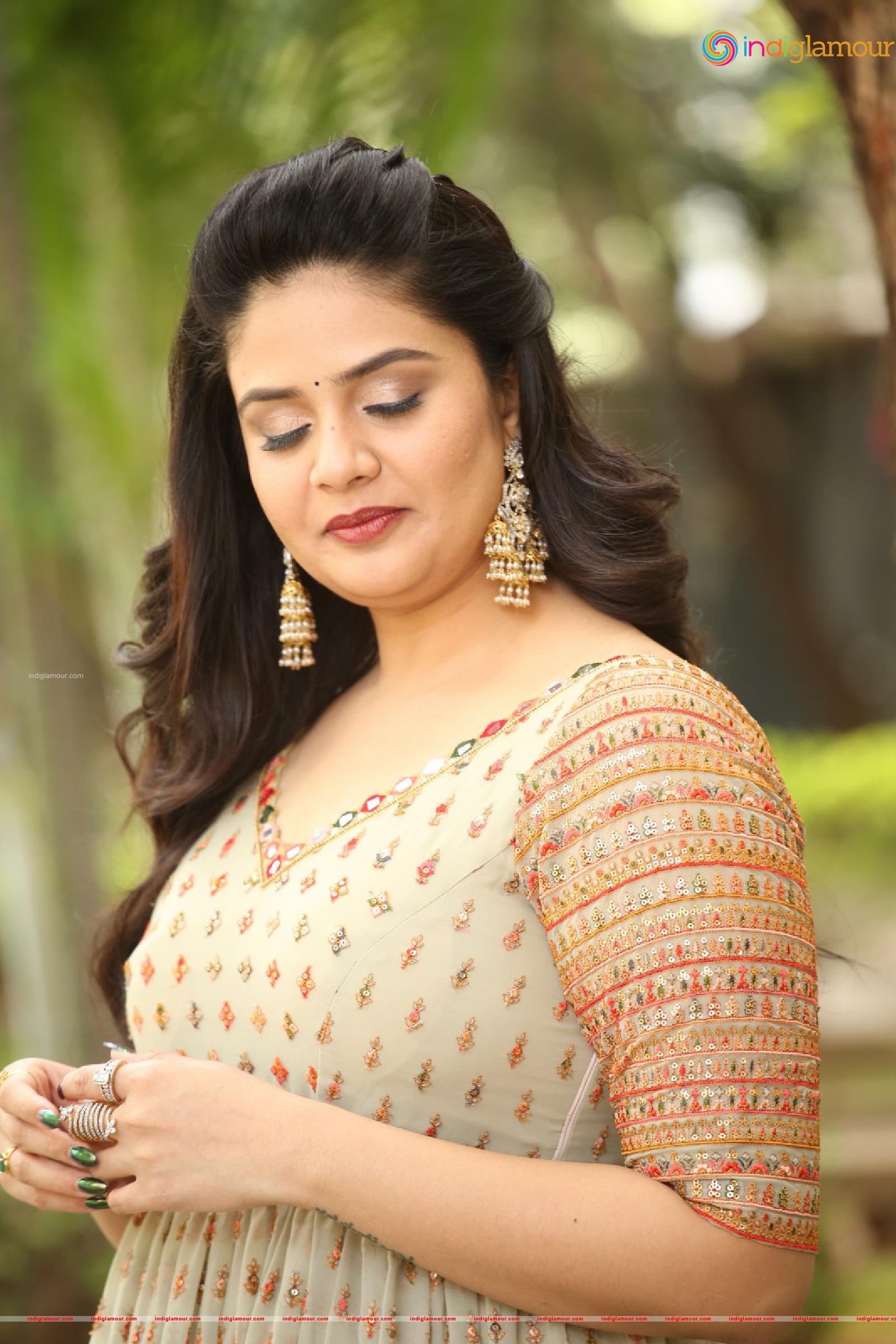 Srimukhi Actress hd photo