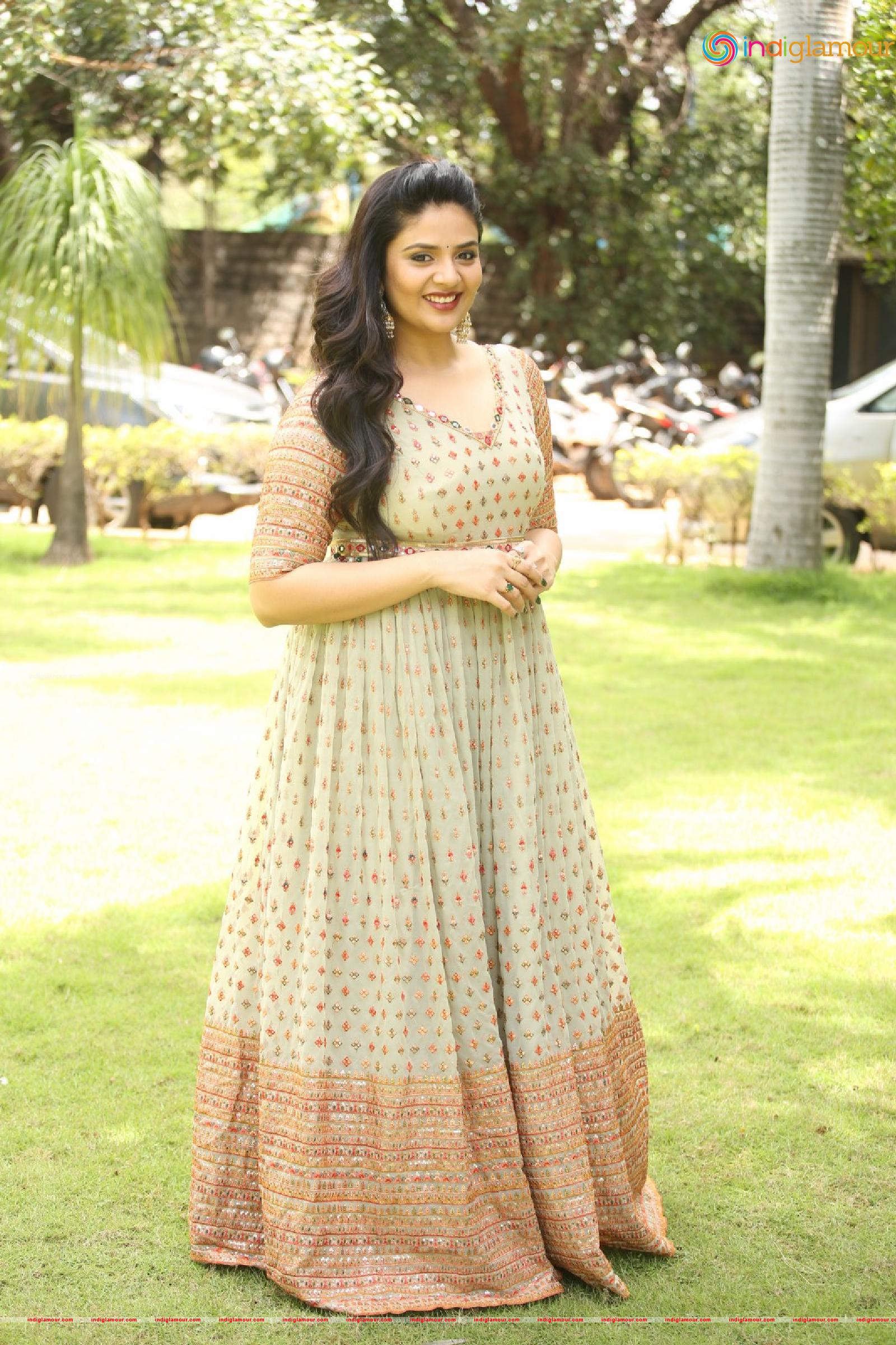 Srimukhi Actress hd photo