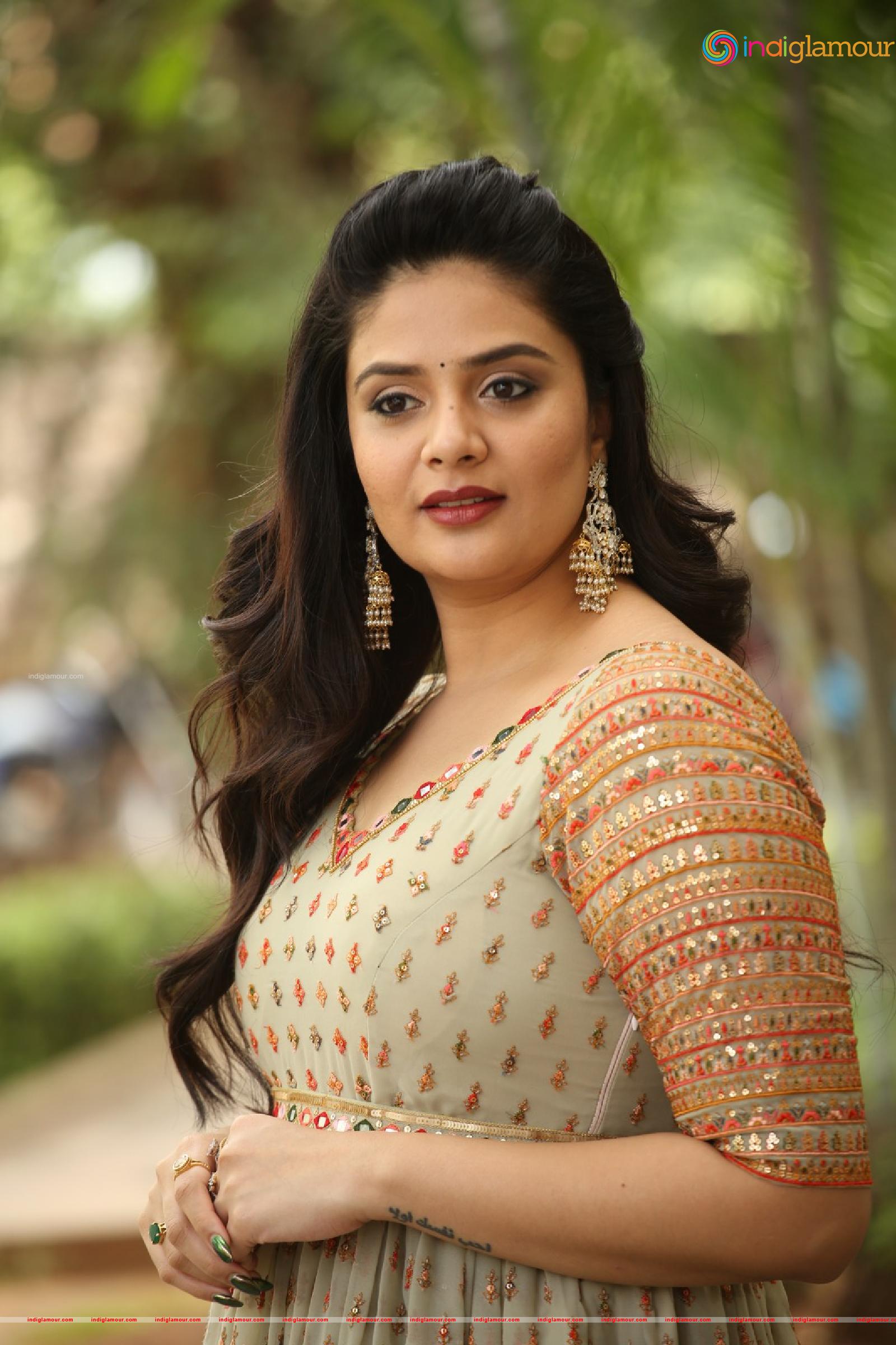 Srimukhi Actress hd photo