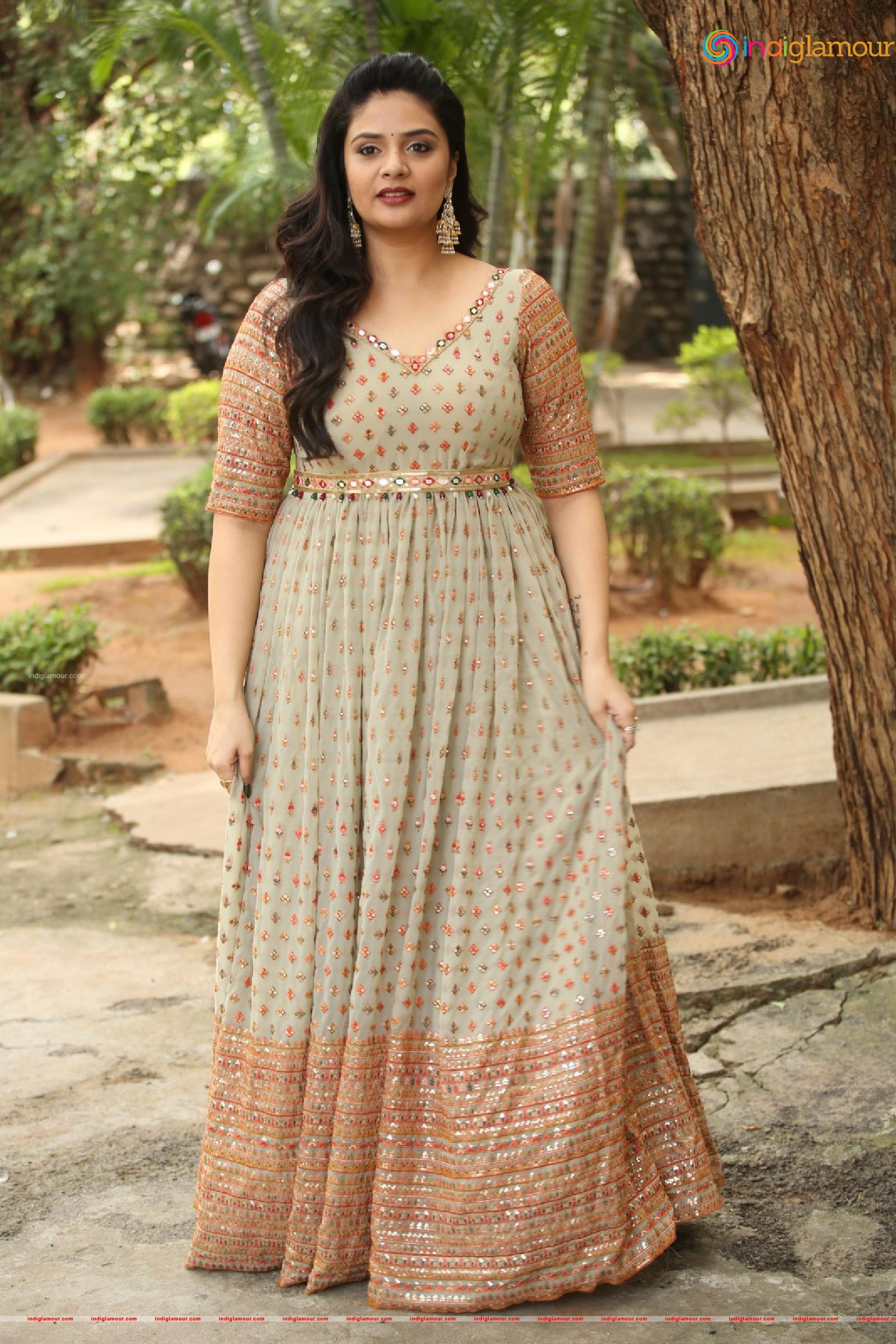 Srimukhi Actress hd photo