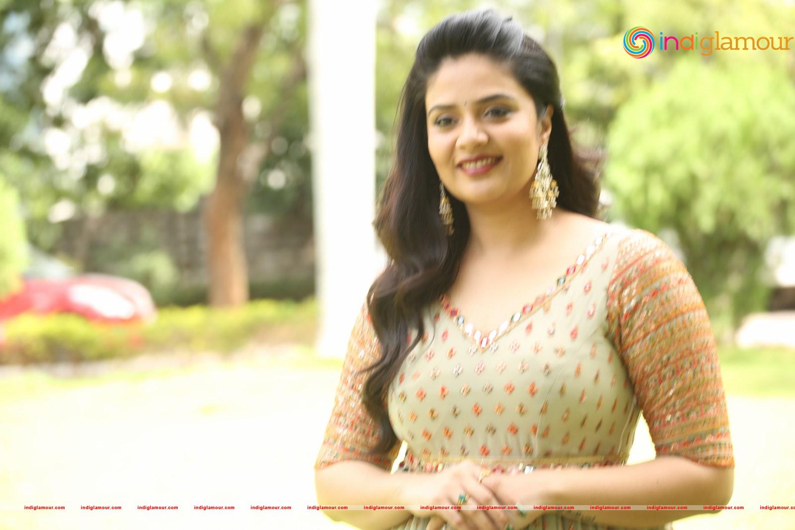 Srimukhi Actress hd photo