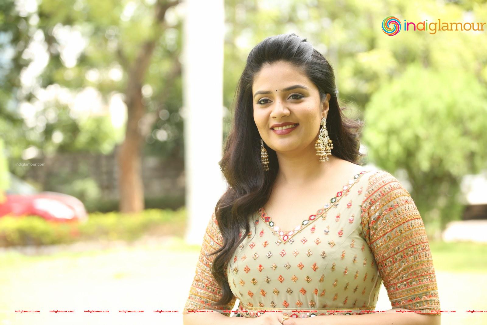 Srimukhi Actress hd photo