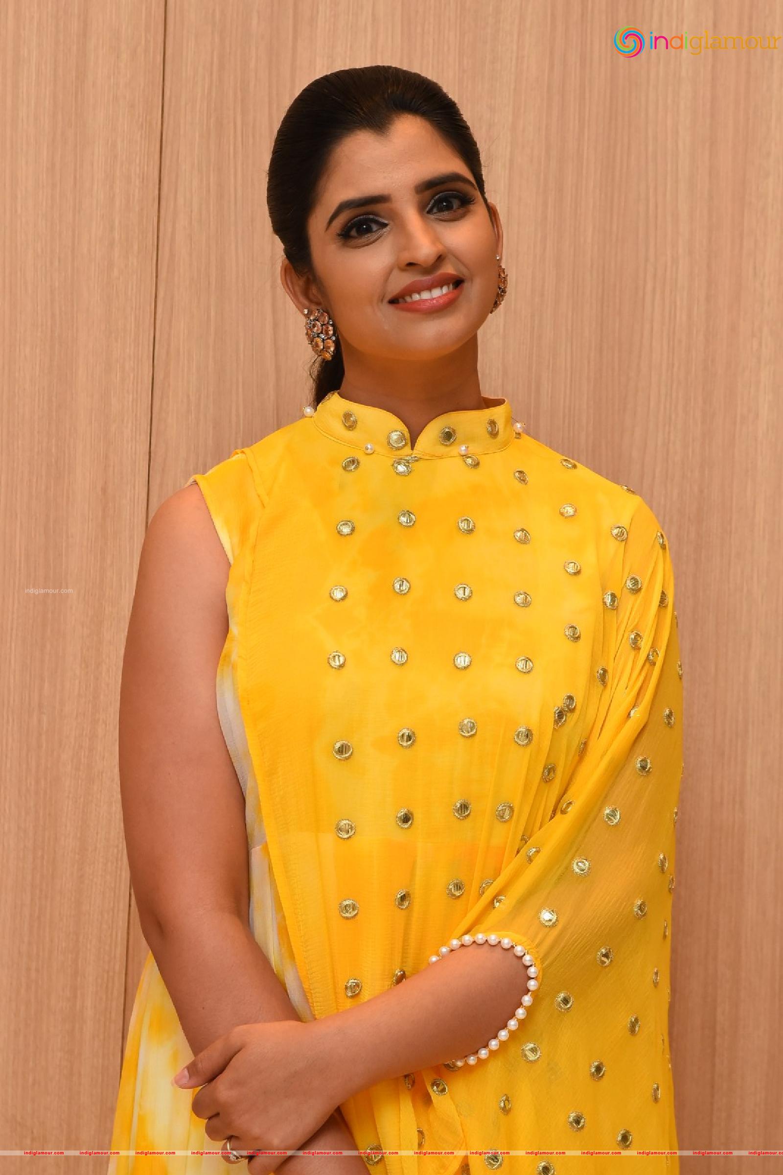 Syamala Actress hd photo