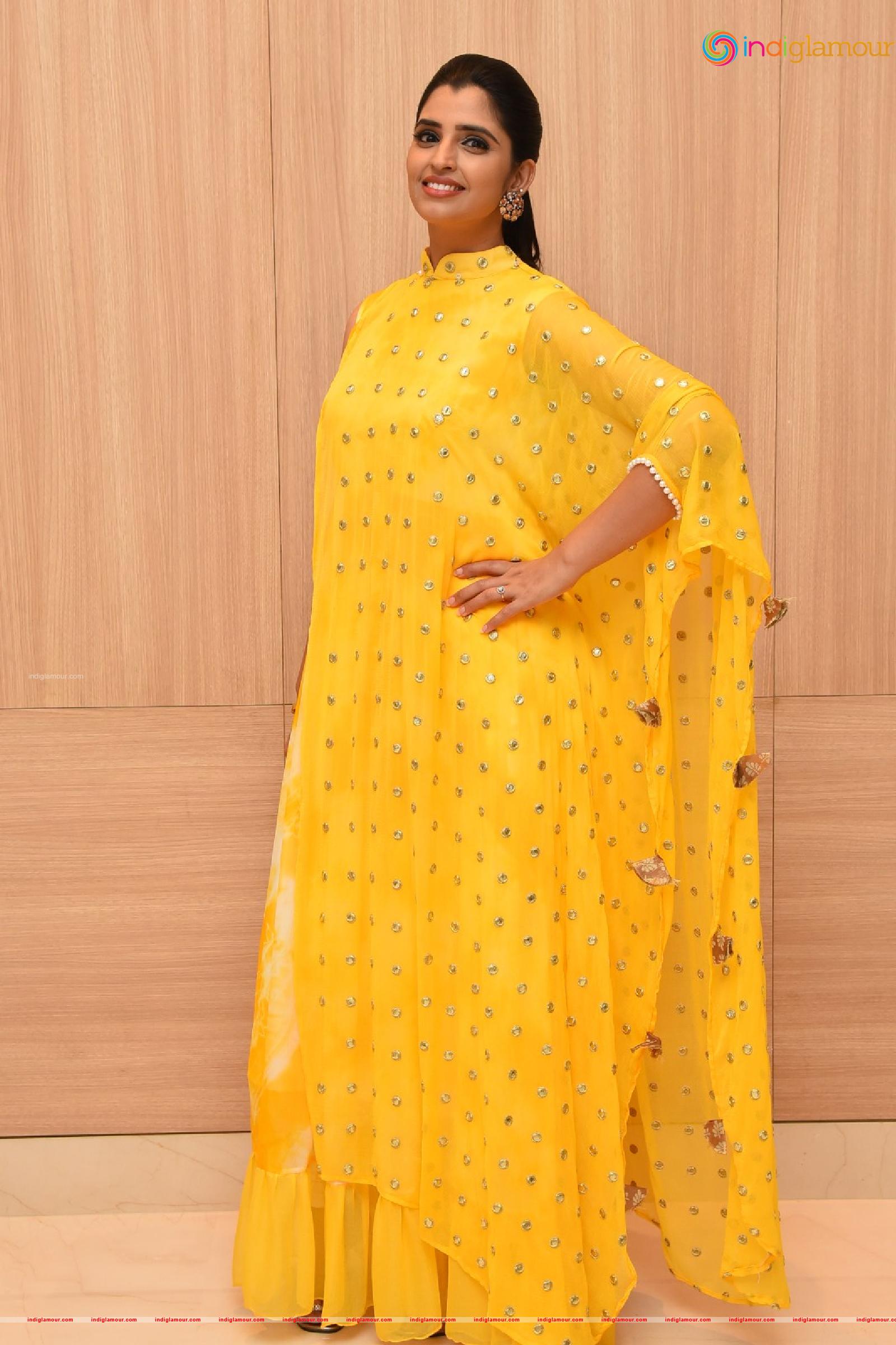 Syamala Actress hd photo