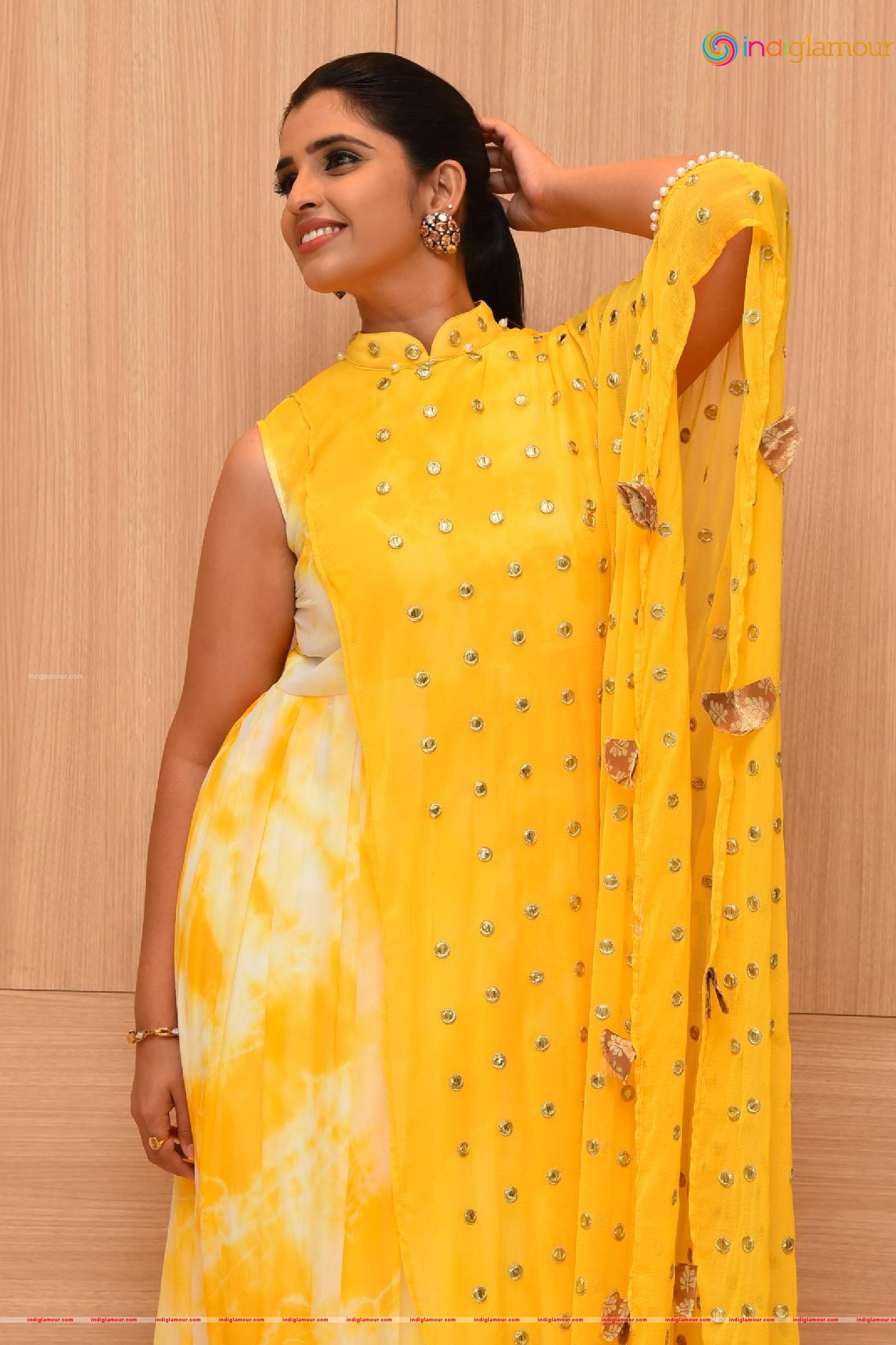 Syamala Actress hd photo
