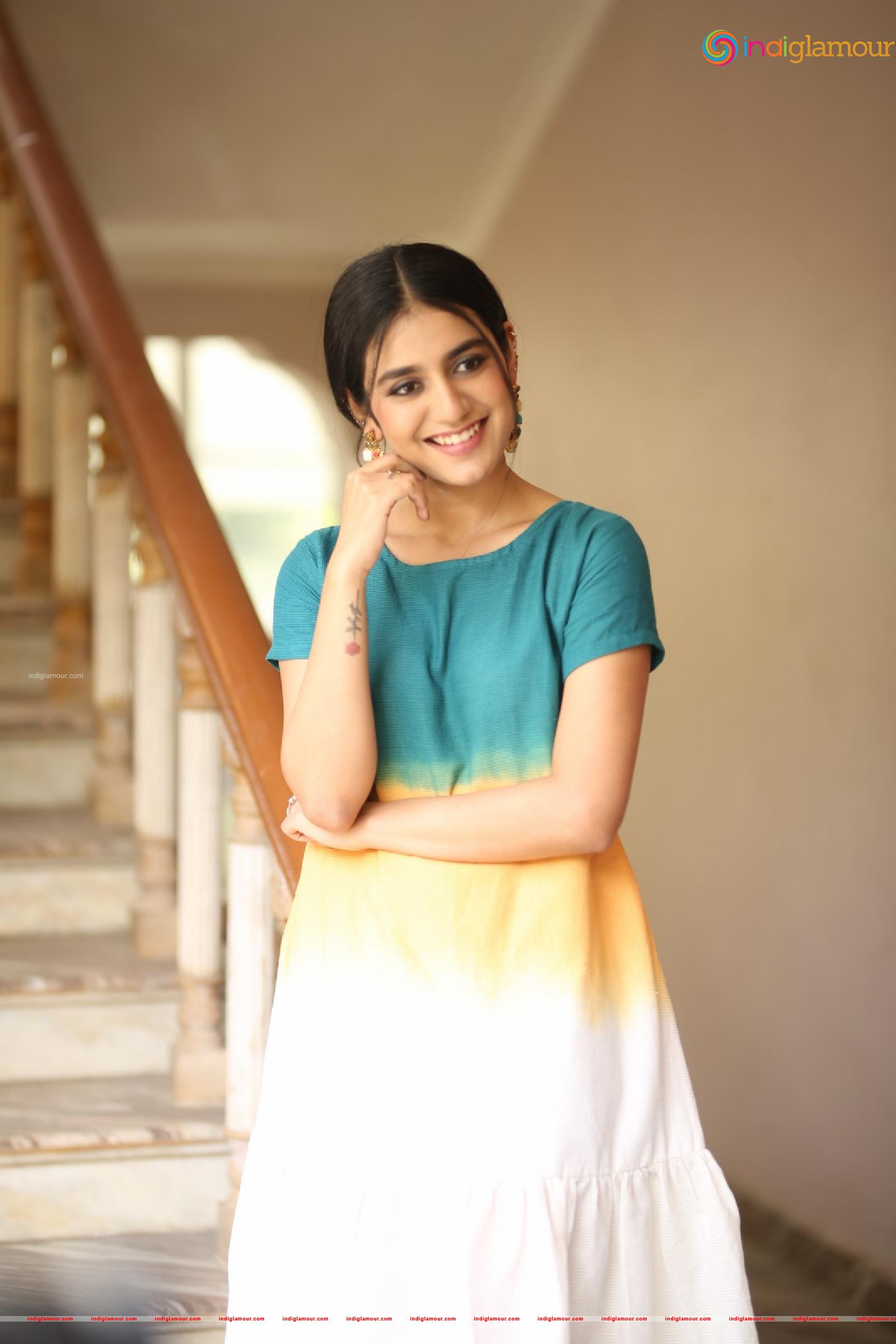 Priya Prakash Varrier Actress hd photo