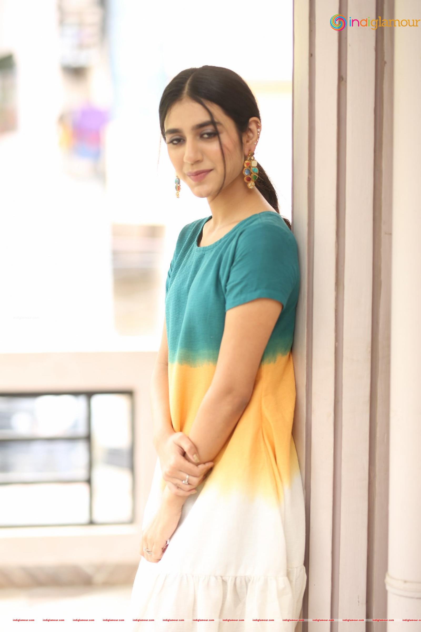 Priya Prakash Varrier Actress hd photo