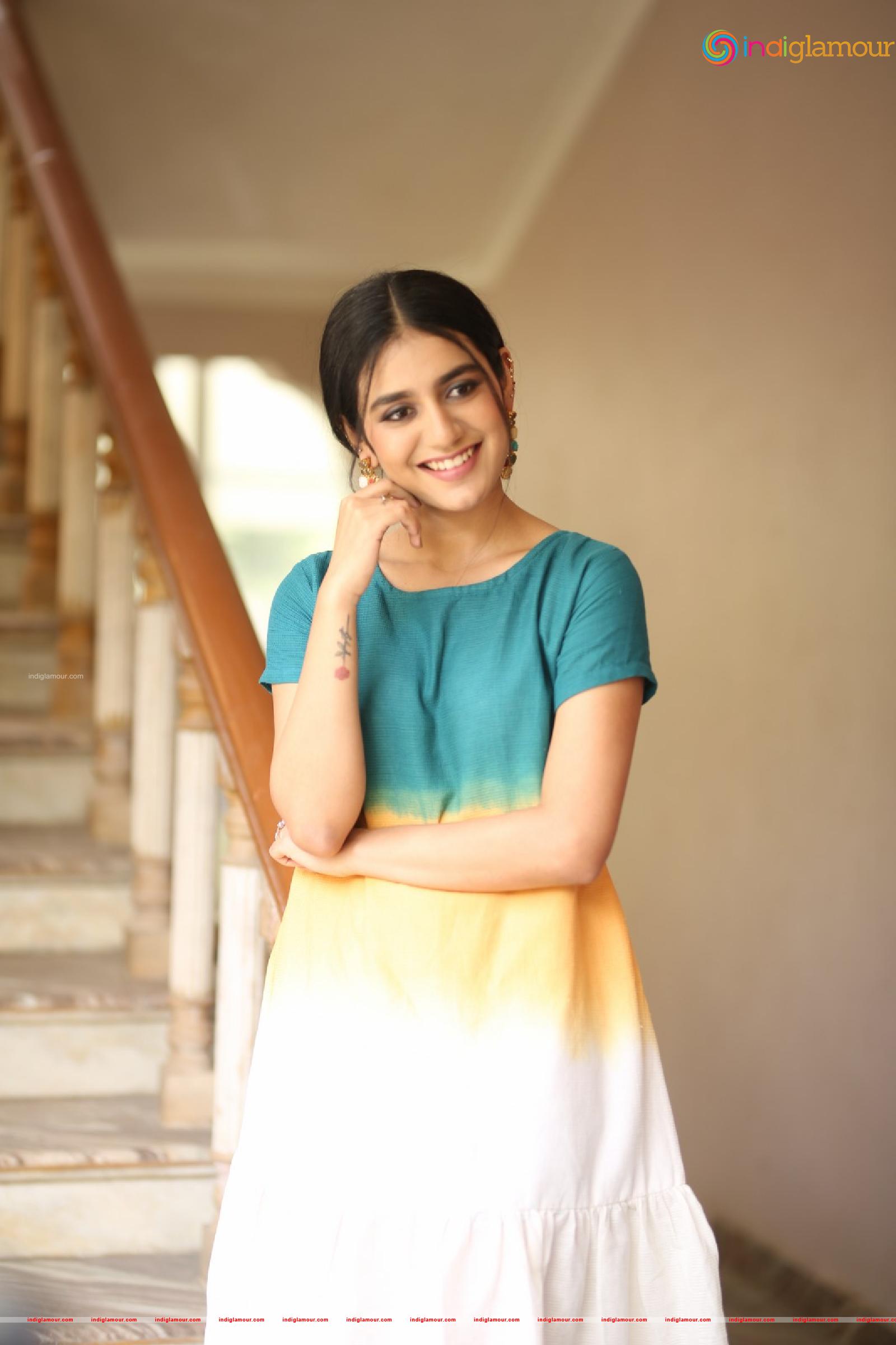 Priya Prakash Varrier Actress hd photo
