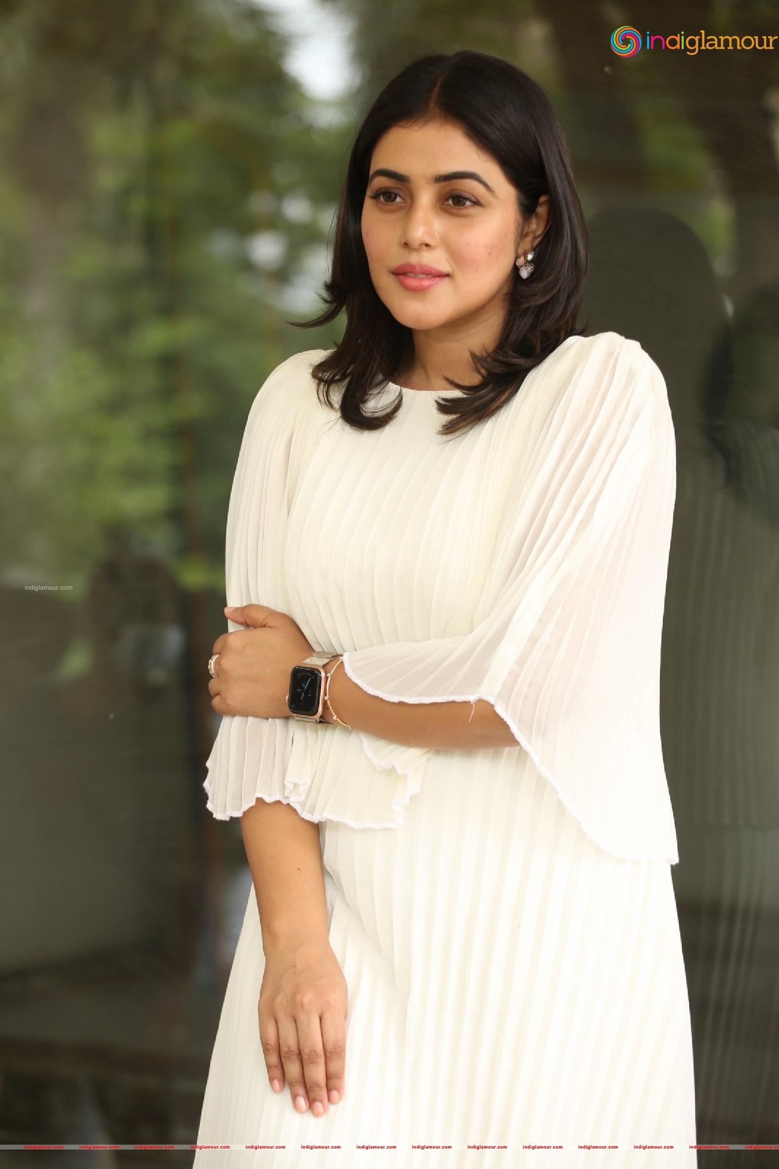Poorna Actress hd photo