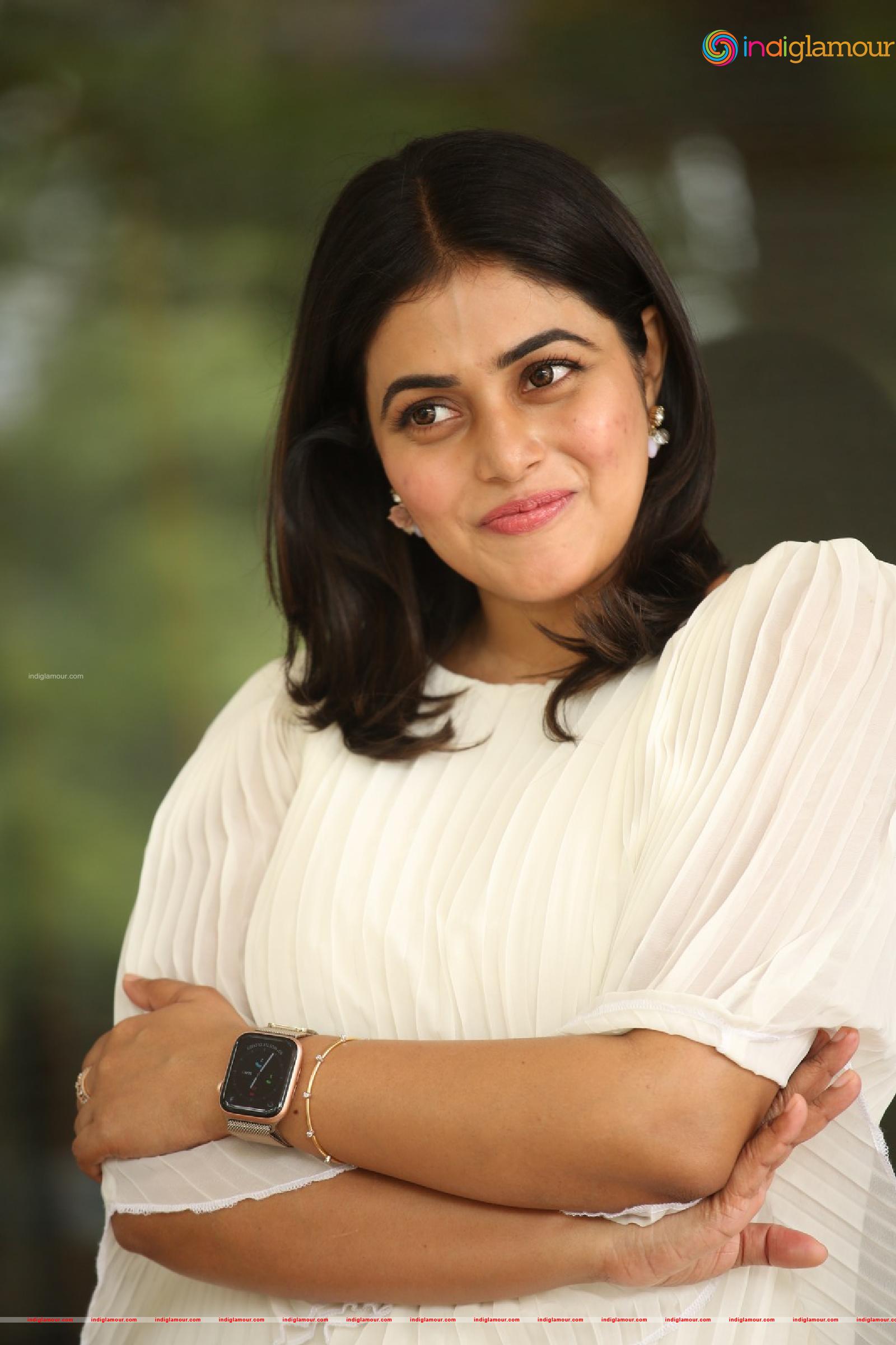 Poorna Actress hd photo