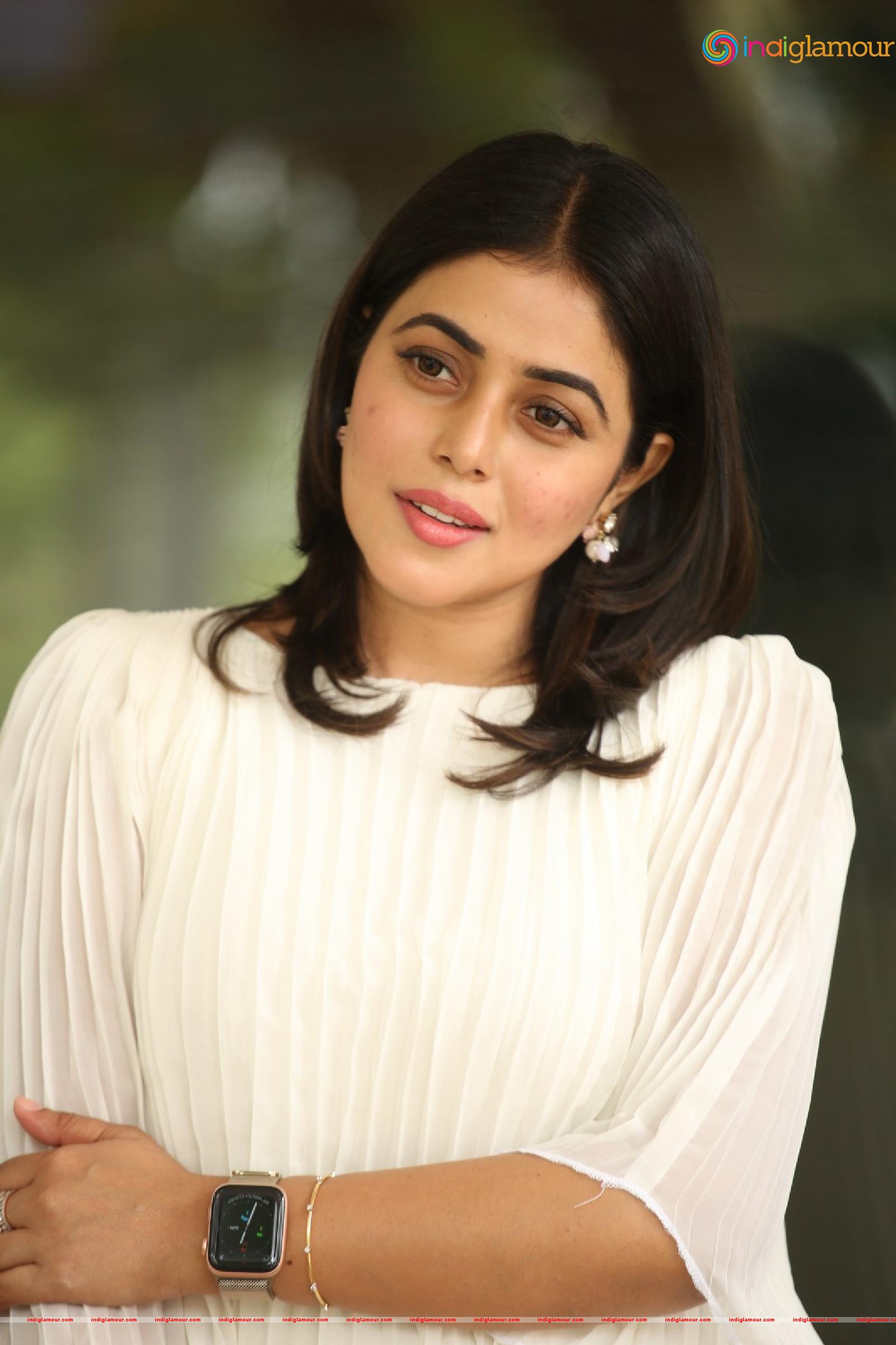 Poorna Actress hd photo
