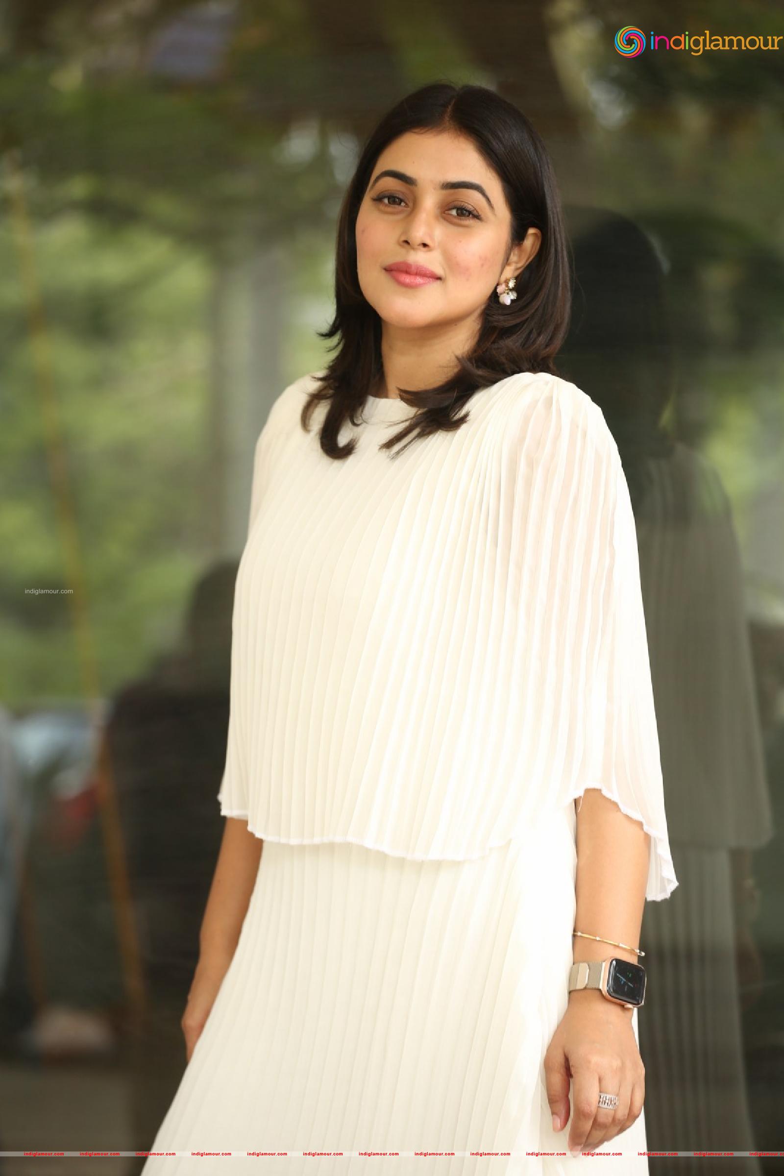 Poorna Actress hd photo