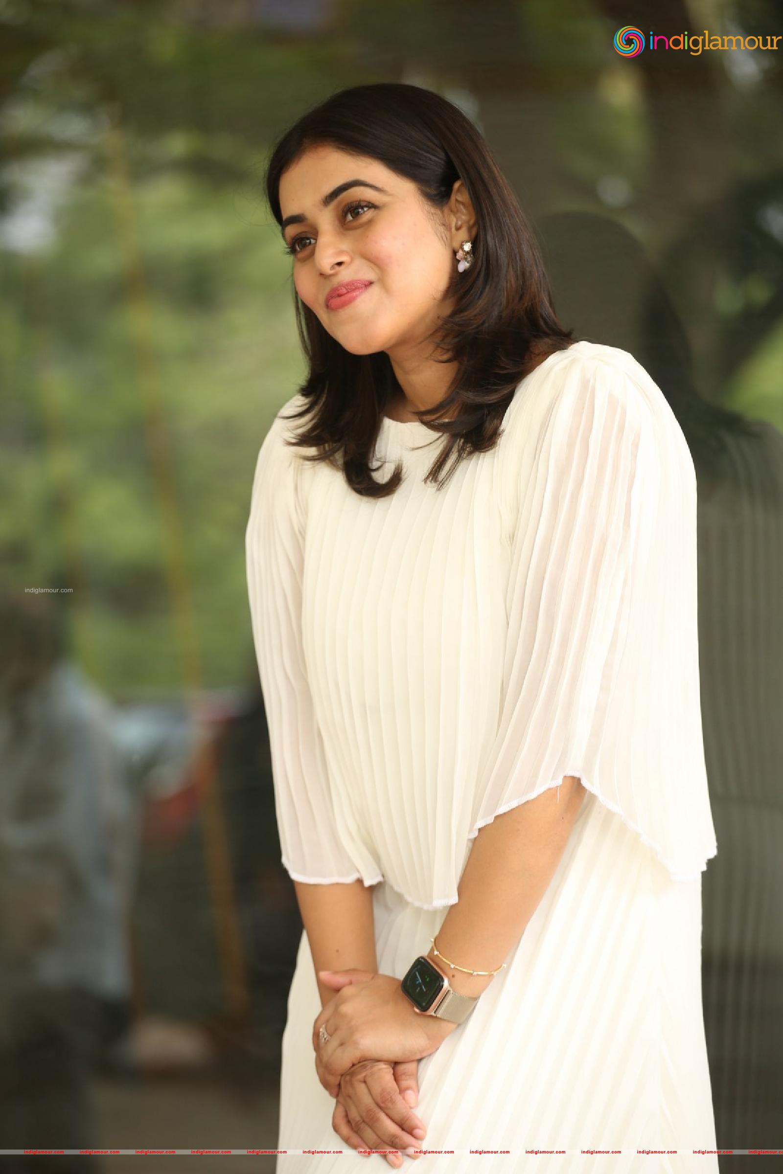 Poorna Actress hd photo