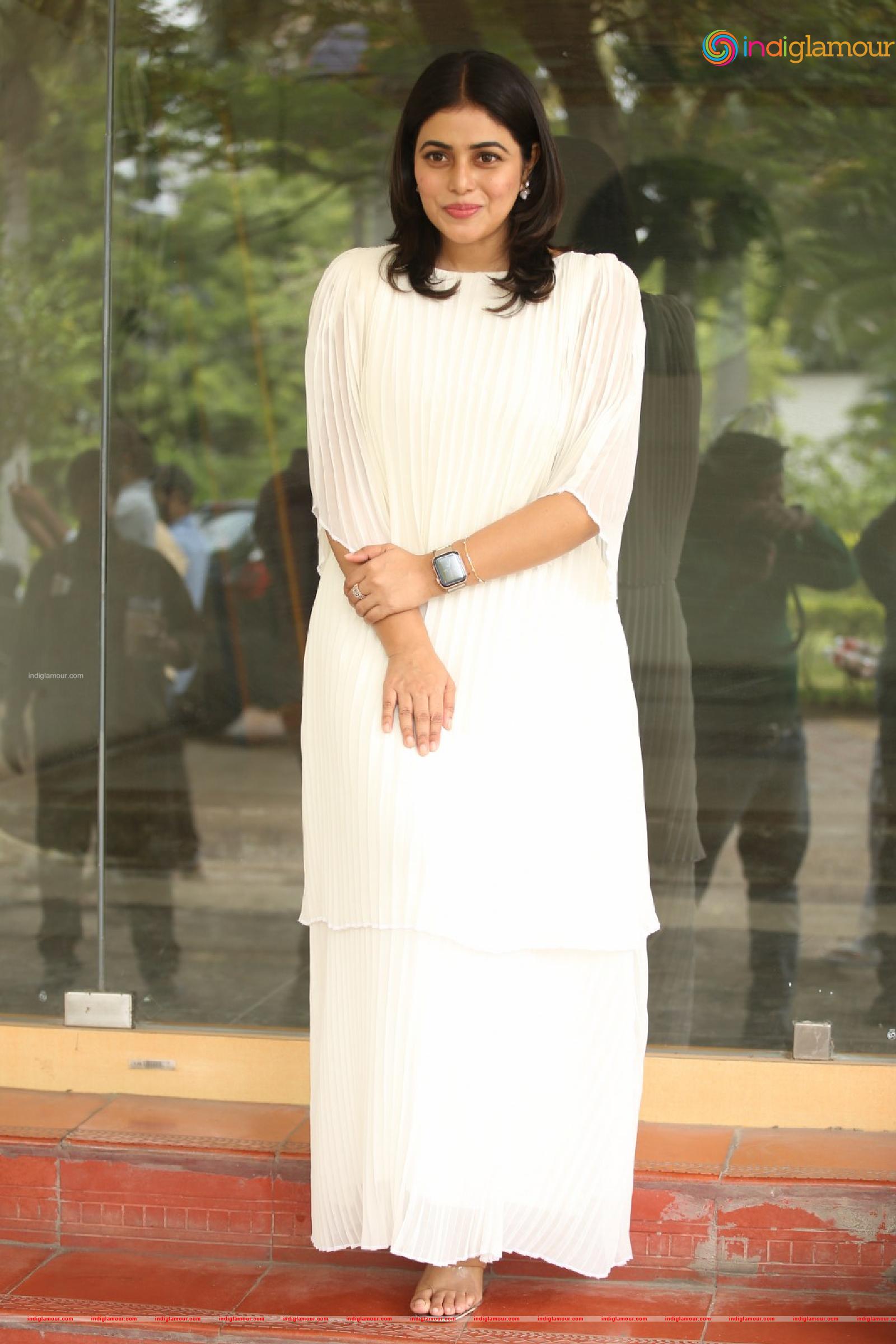 Poorna Actress hd photo