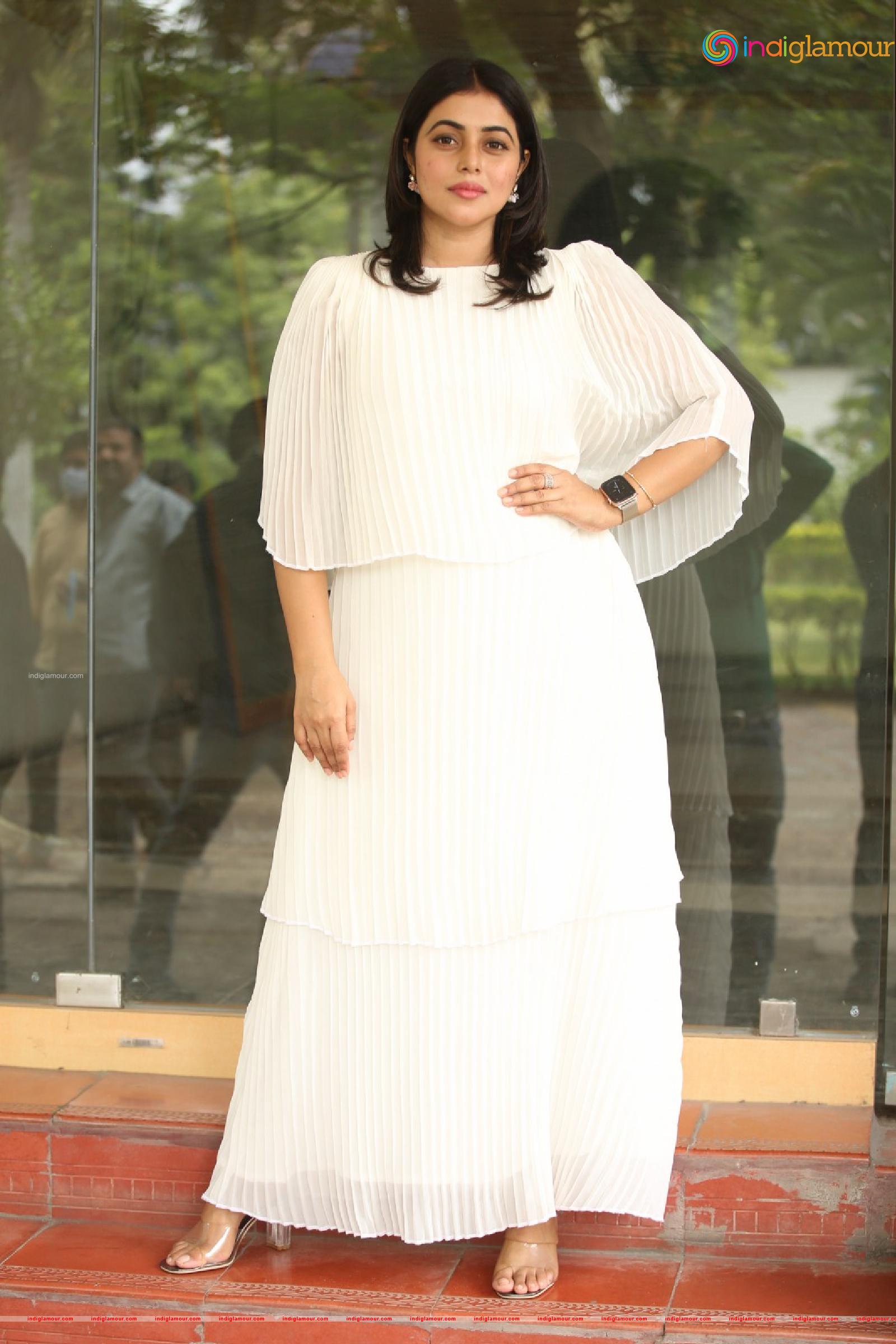 Poorna Actress hd photo