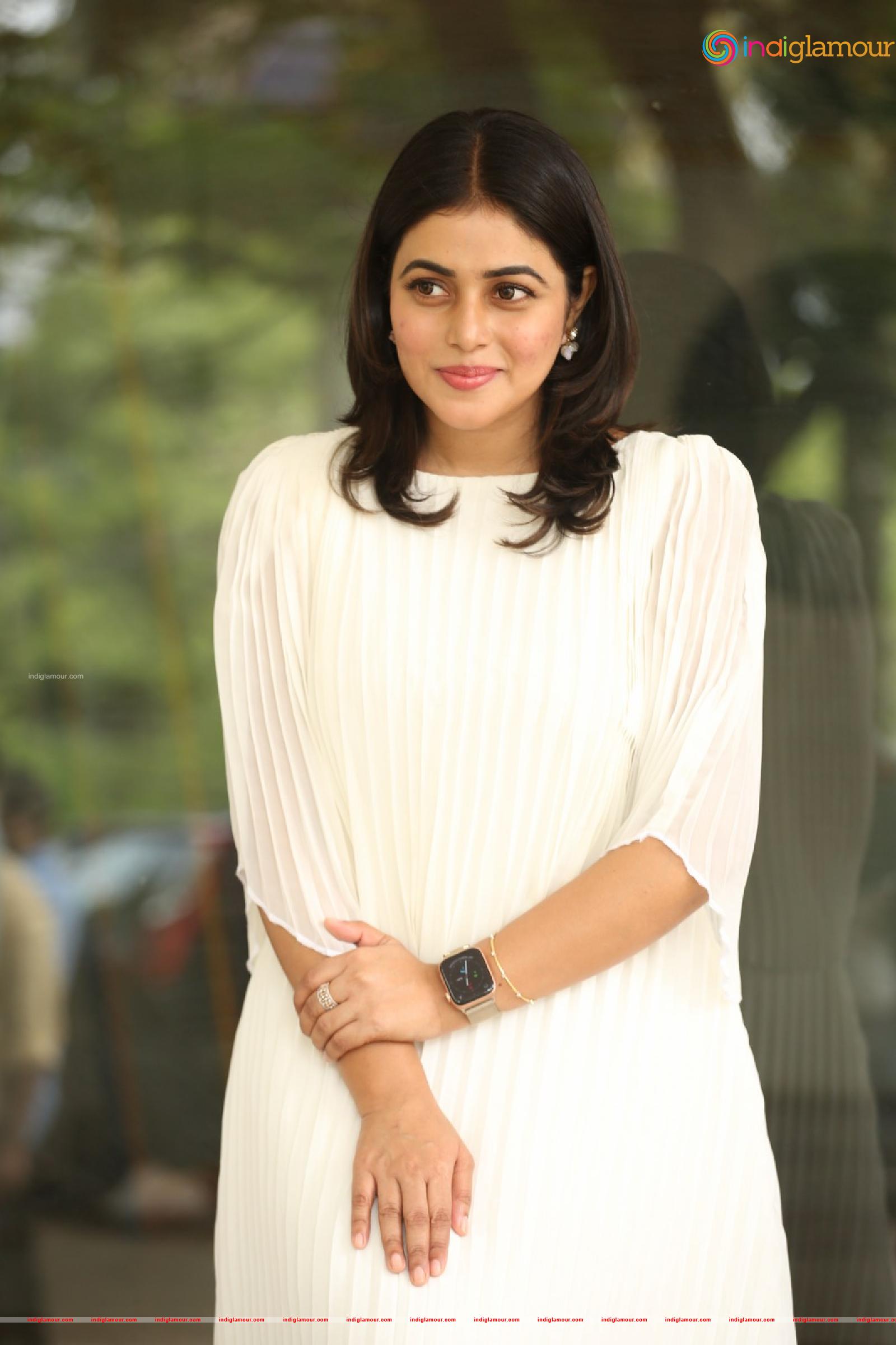 Poorna Actress hd photo