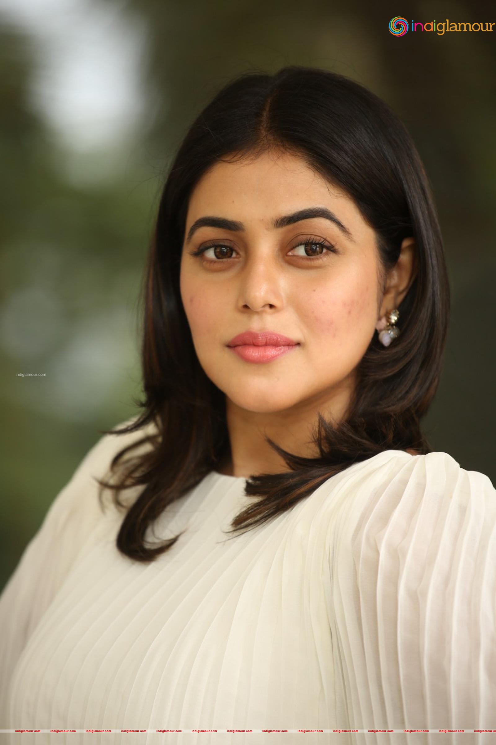 Poorna Actress hd photo