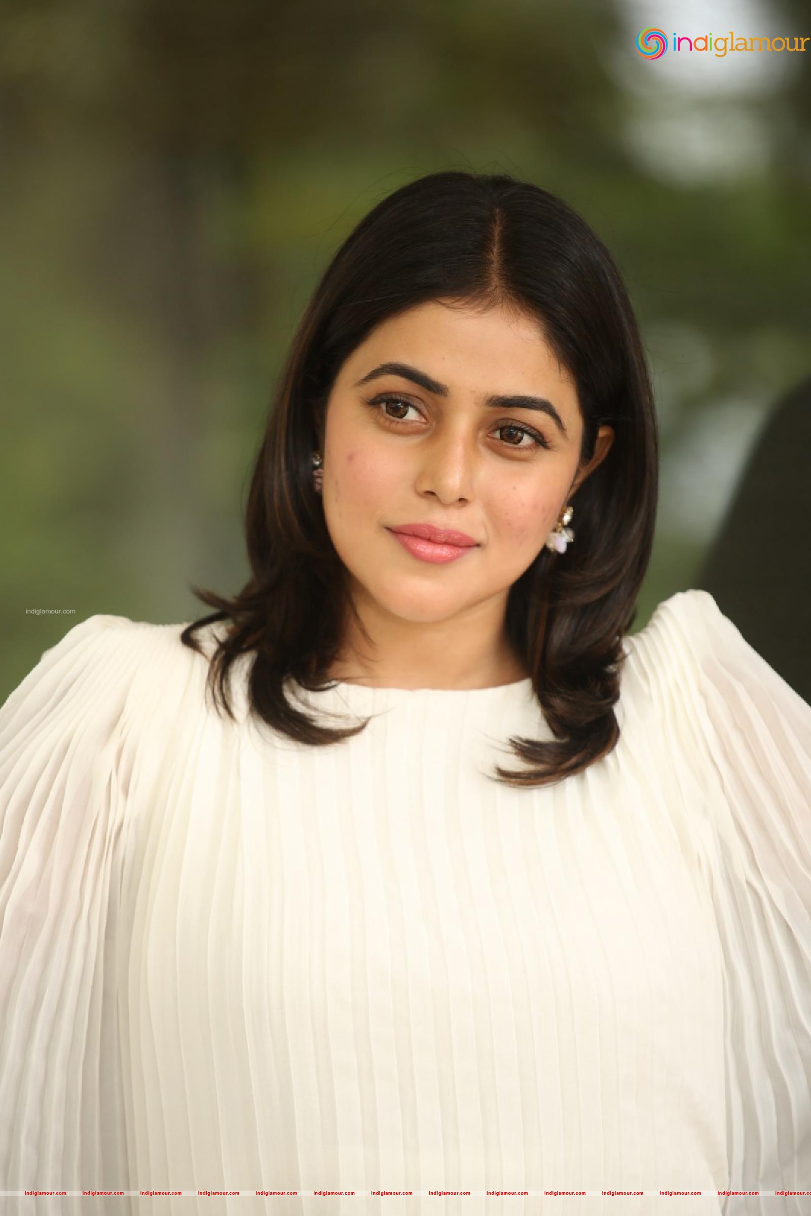 Poorna Actress hd photo
