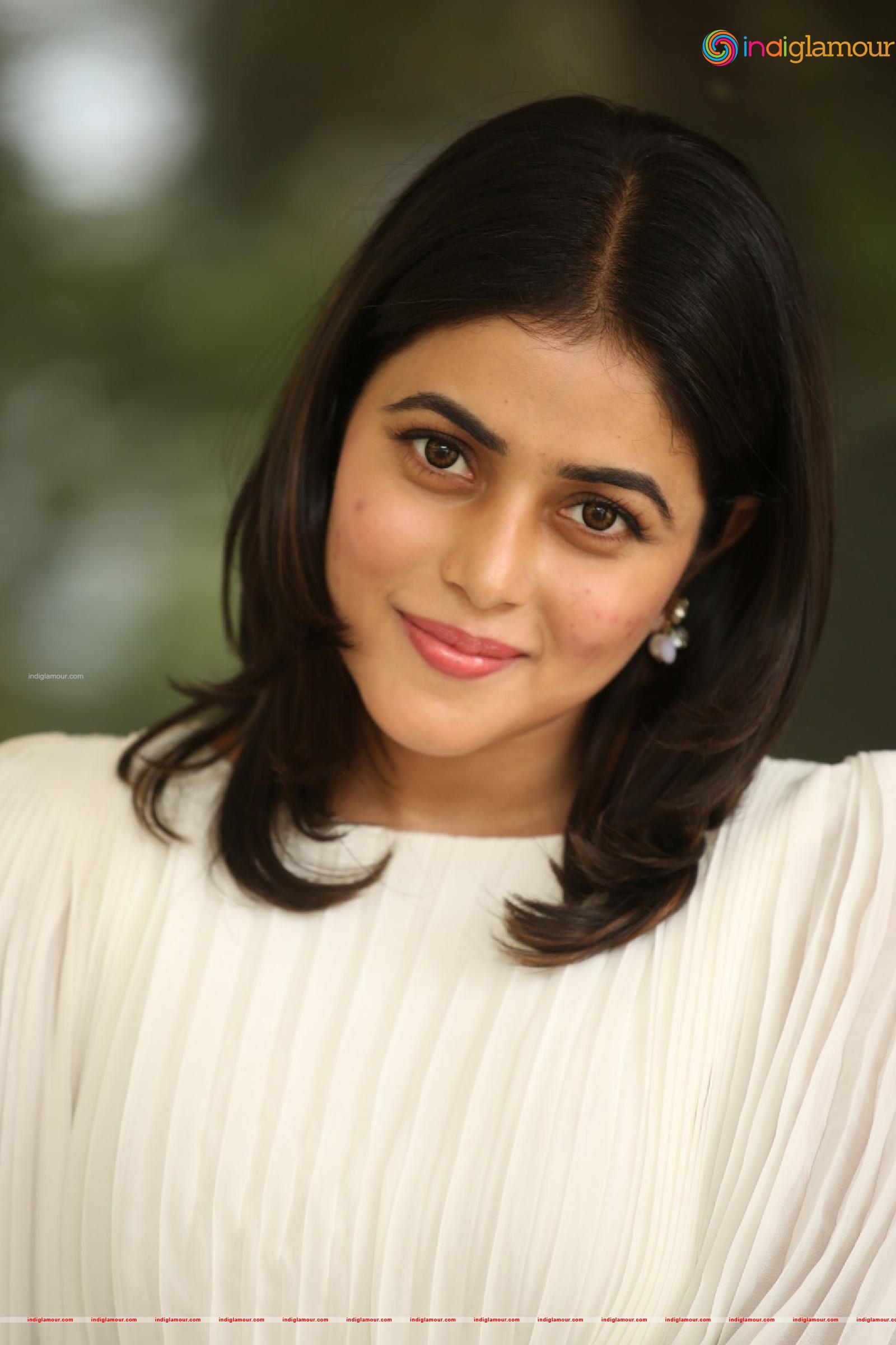 Poorna Actress hd photo