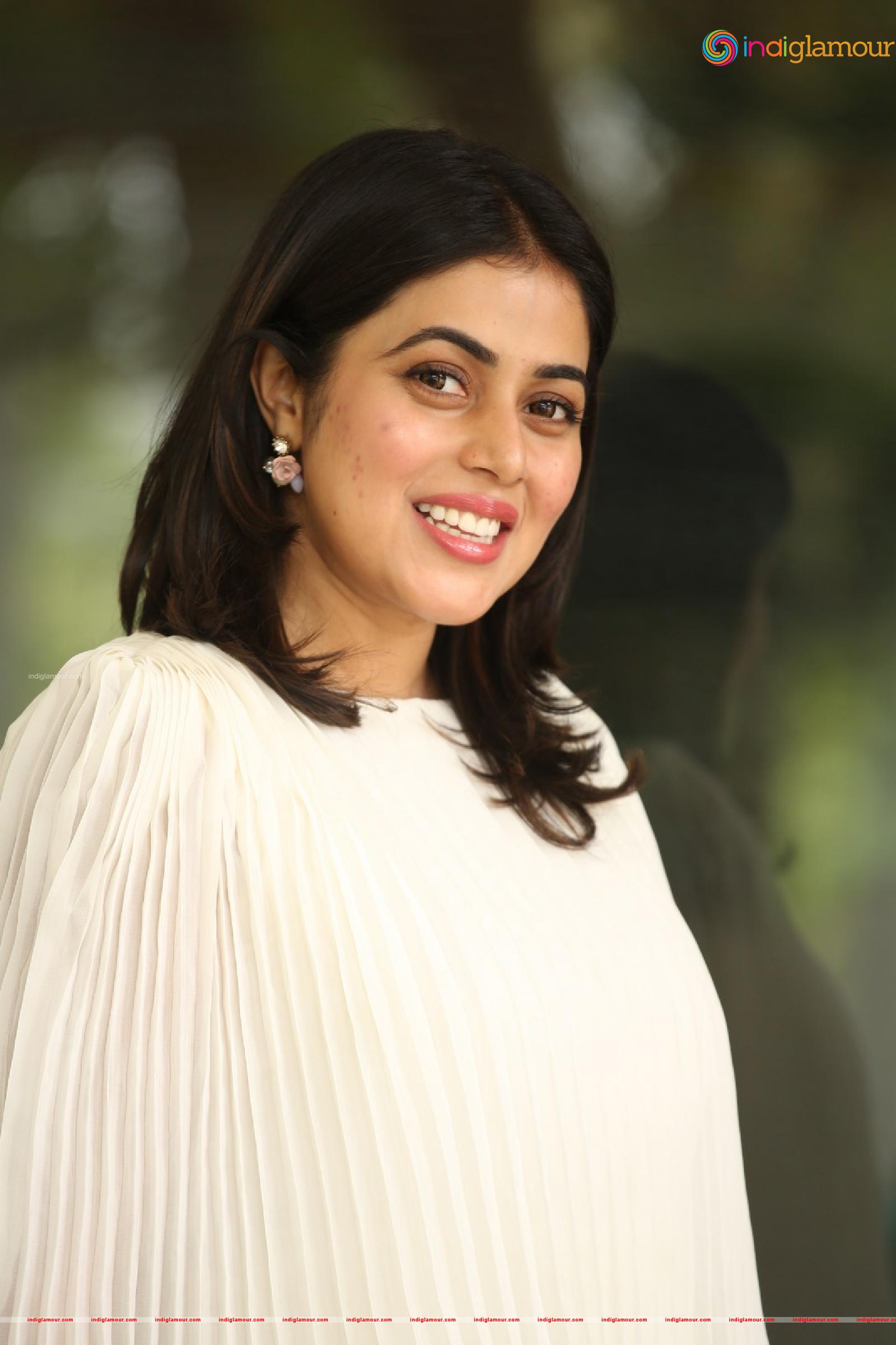 Poorna Actress hd photo