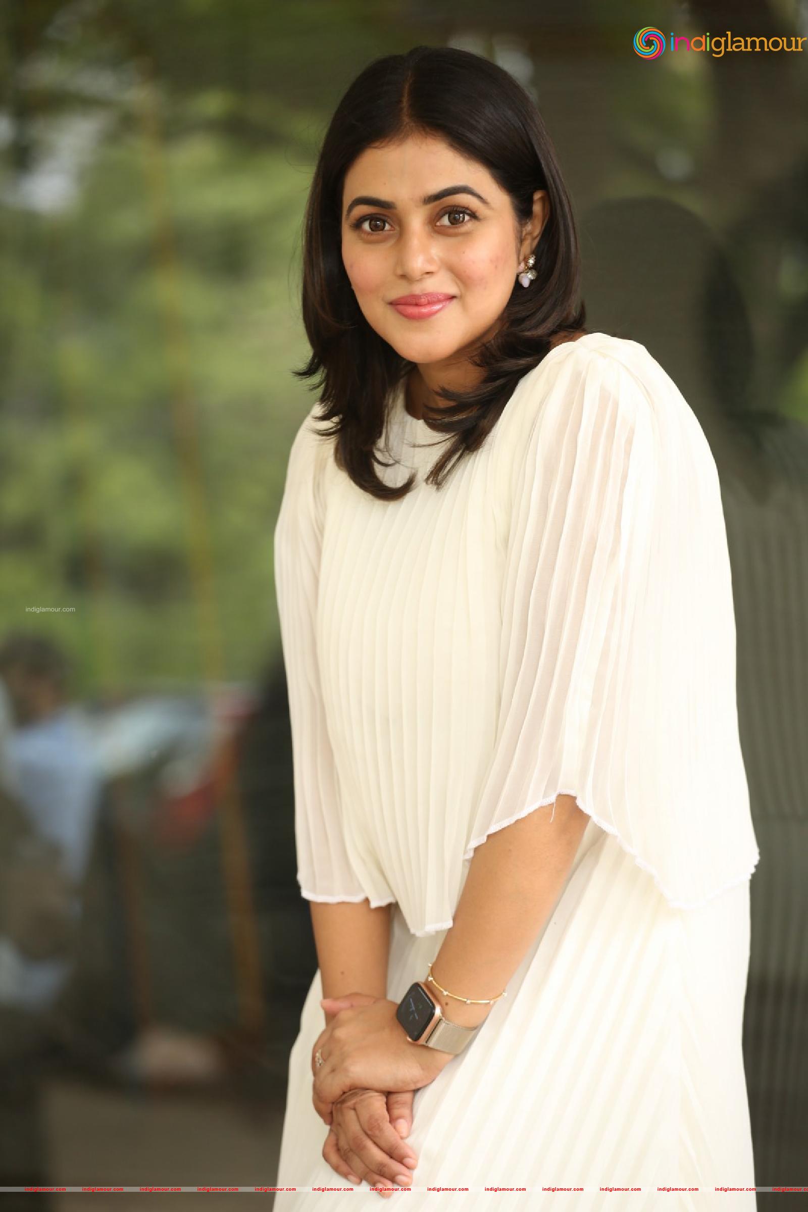 Poorna Actress hd photo