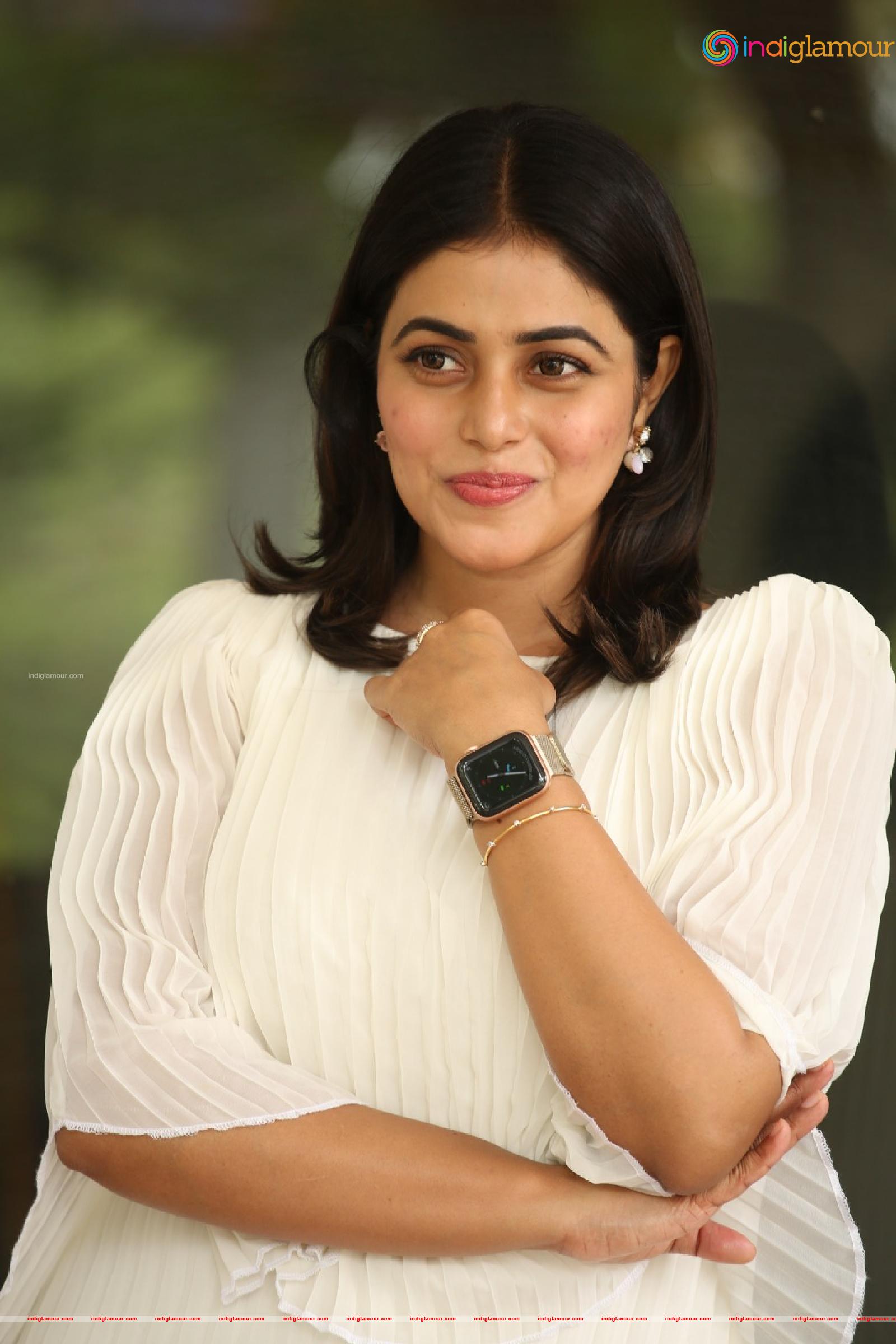 Poorna Actress hd photo