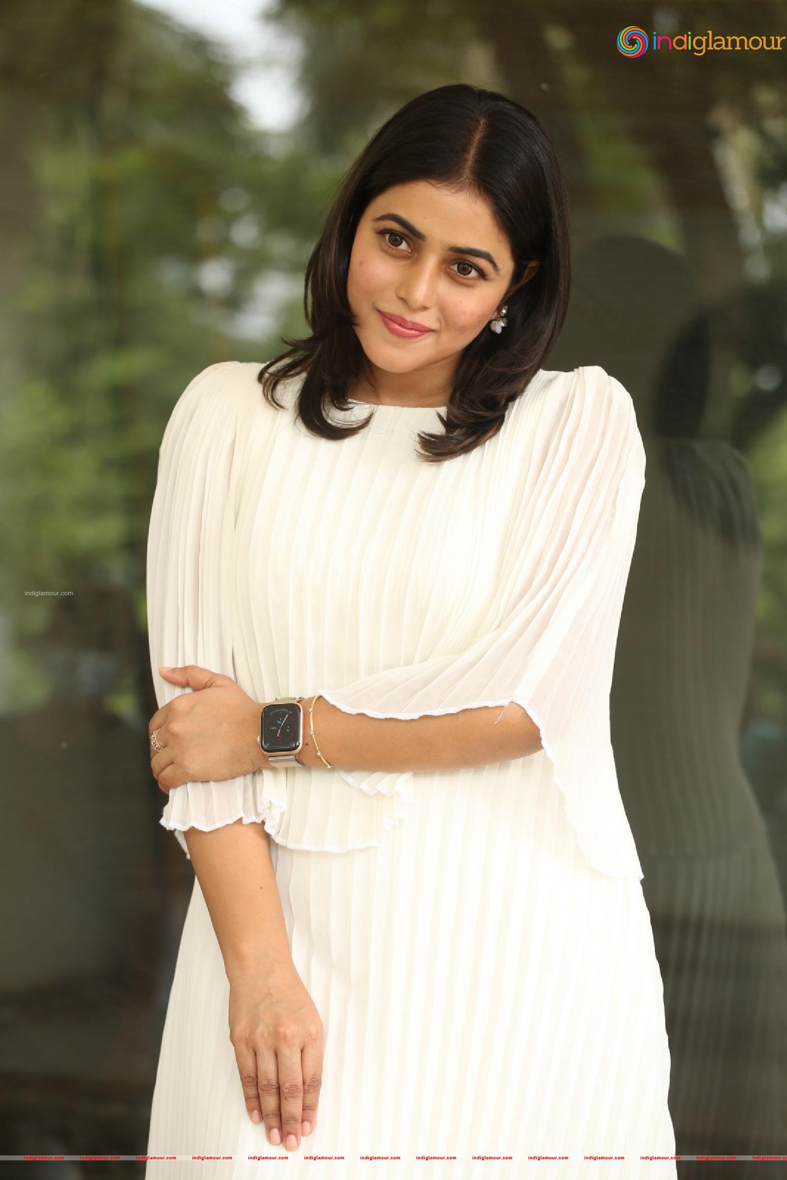 Poorna Actress hd photo