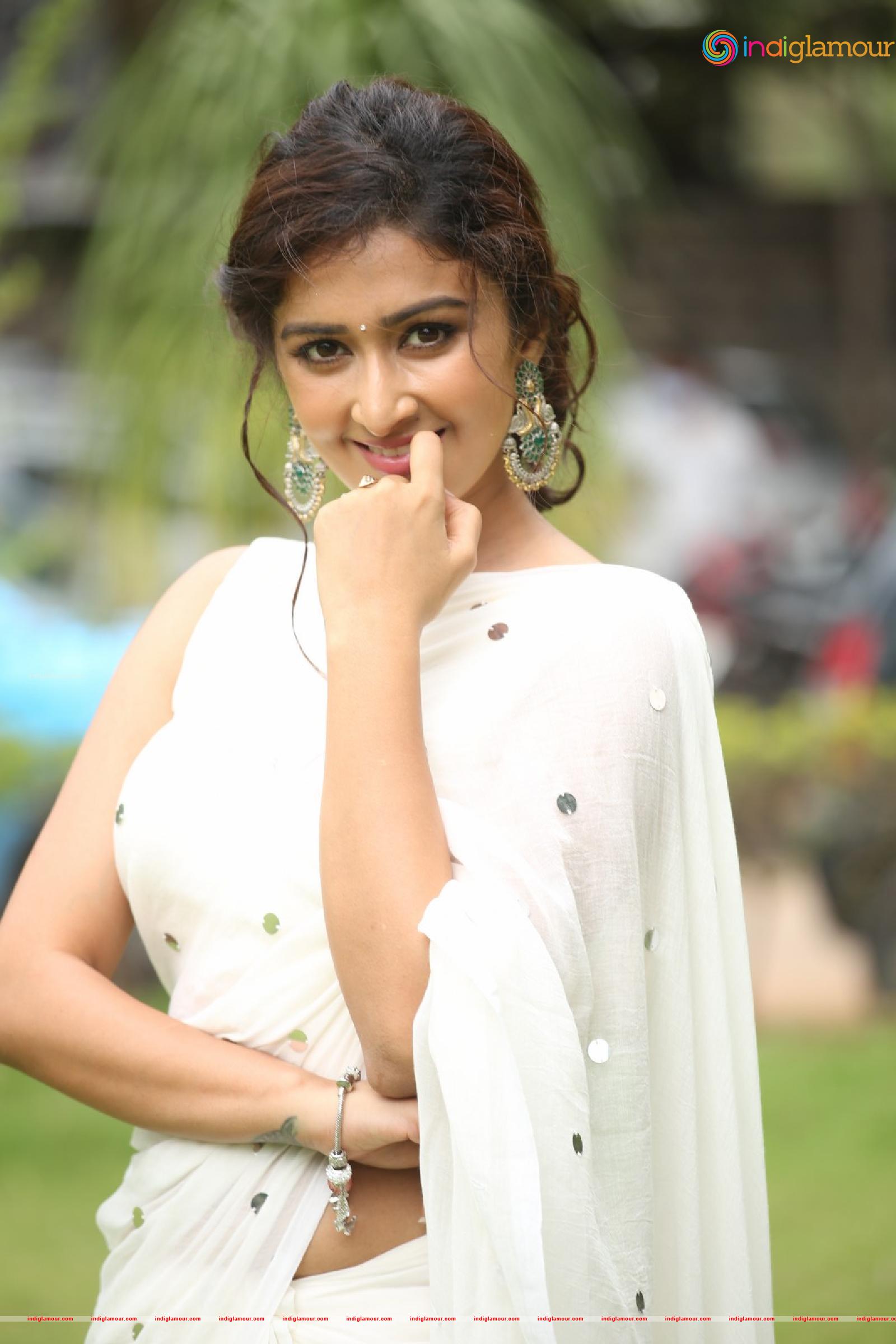 Farnaz Shetty Actress hd photo