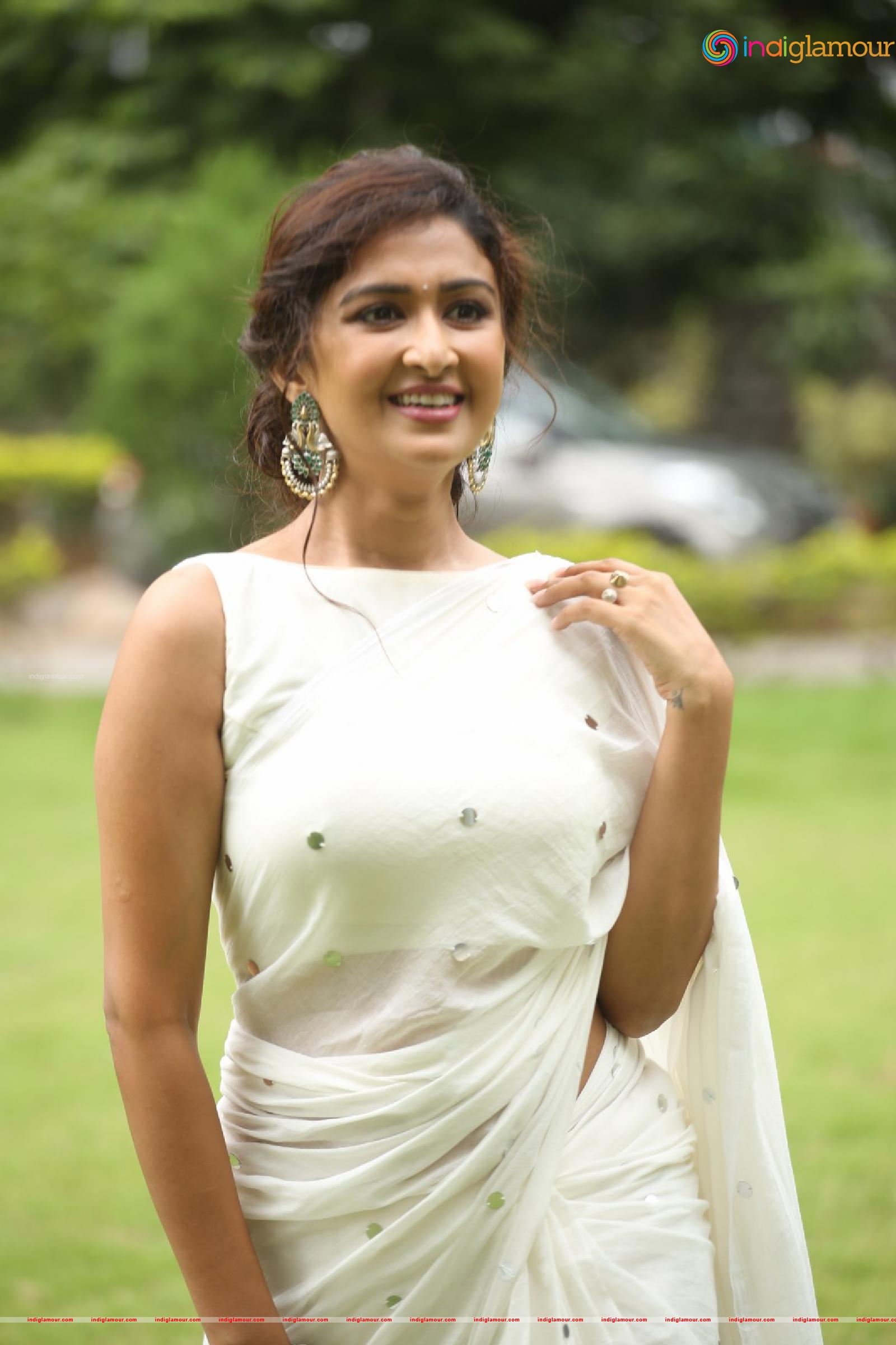 Farnaz Shetty Actress hd photo