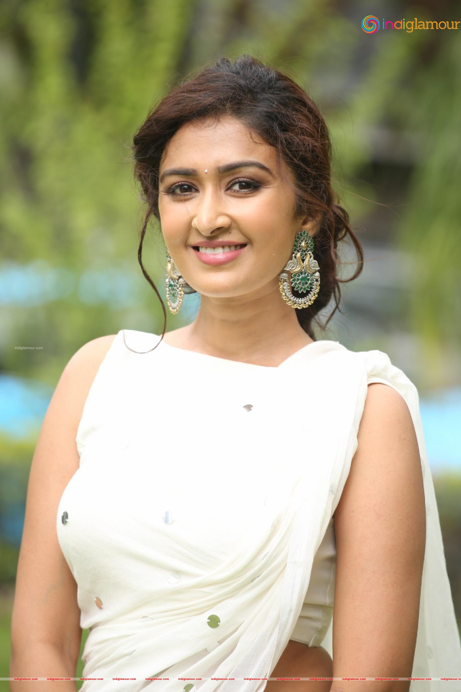 Farnaz Shetty Actress hd photo