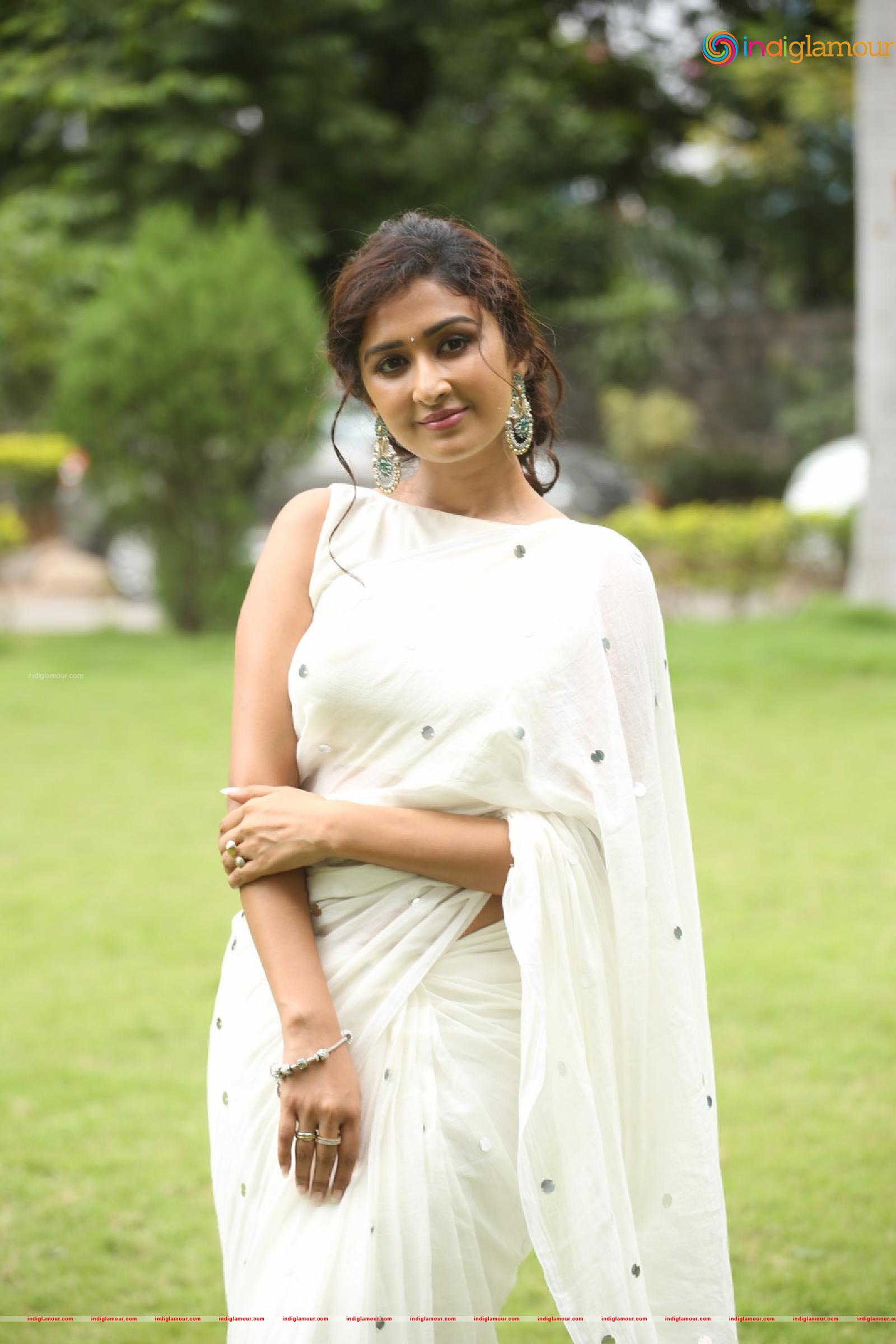 Farnaz Shetty Actress hd photo