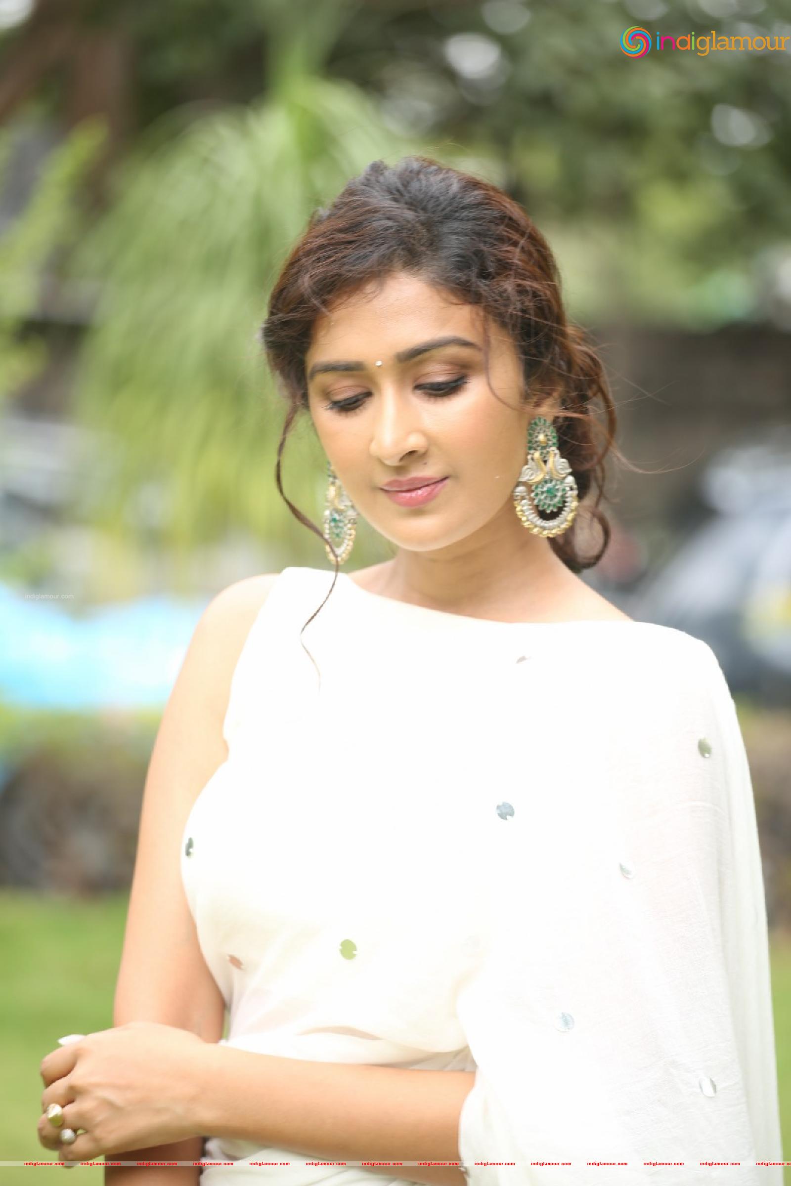 Farnaz Shetty Actress hd photo