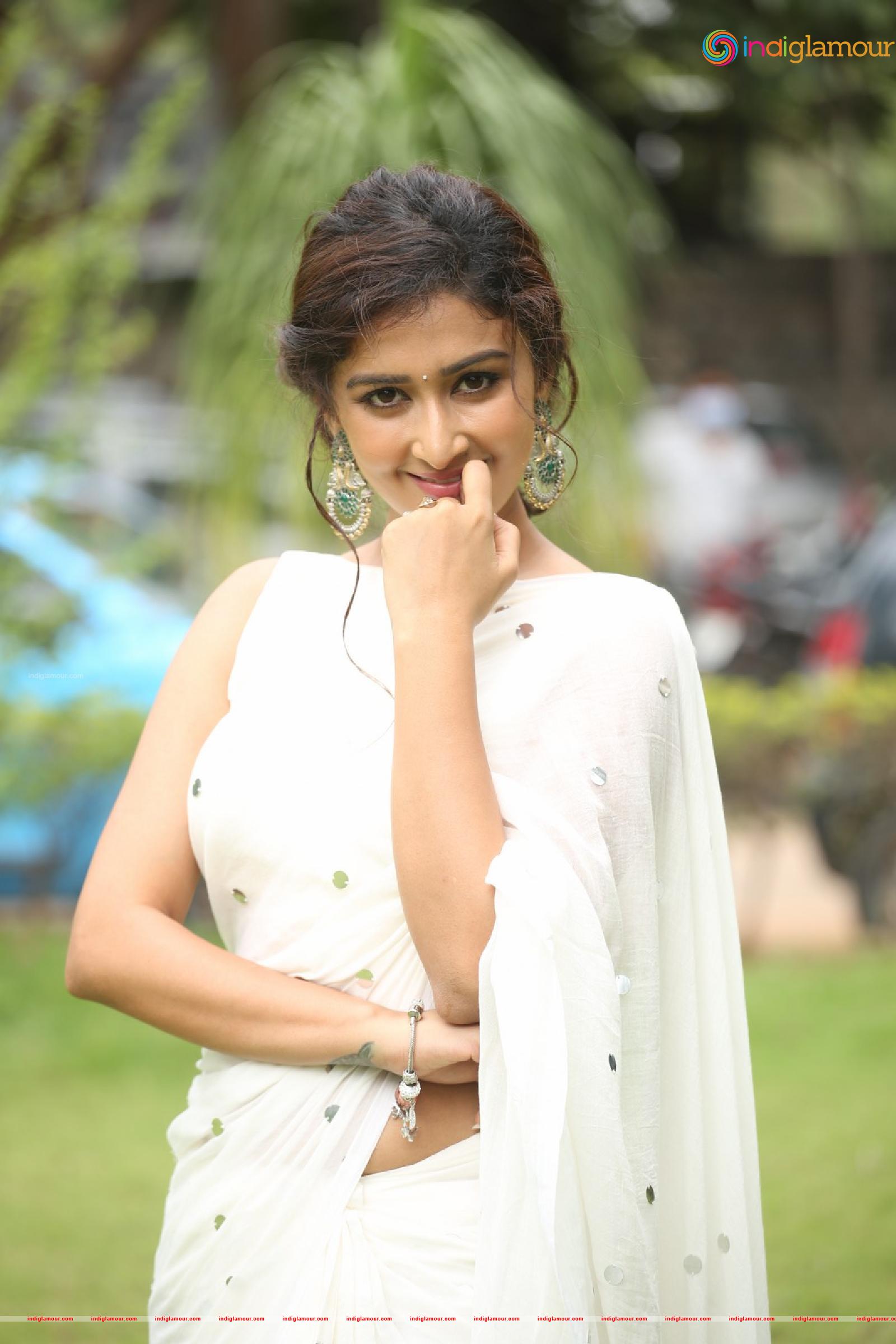 Farnaz Shetty Actress hd photo