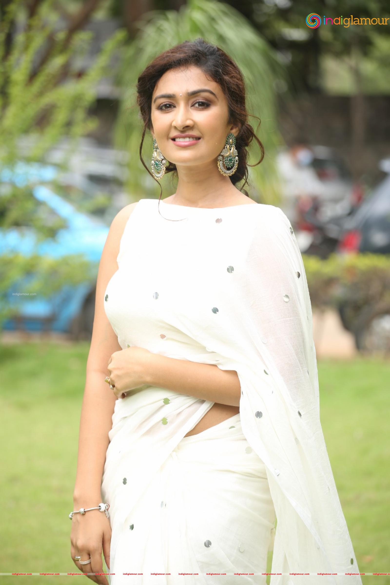 Farnaz Shetty Actress hd photo