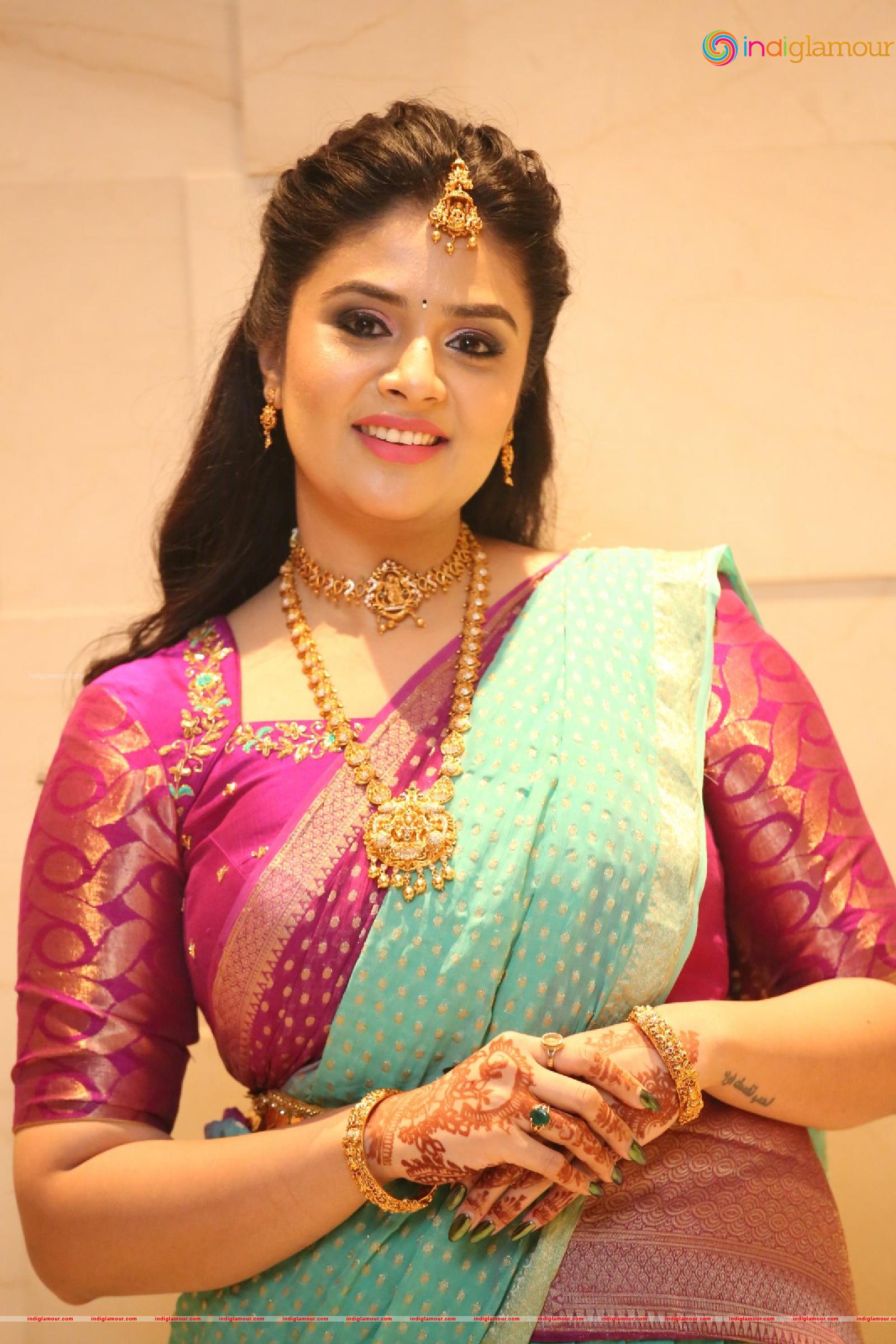 Sree Mukhi Actress hd photo