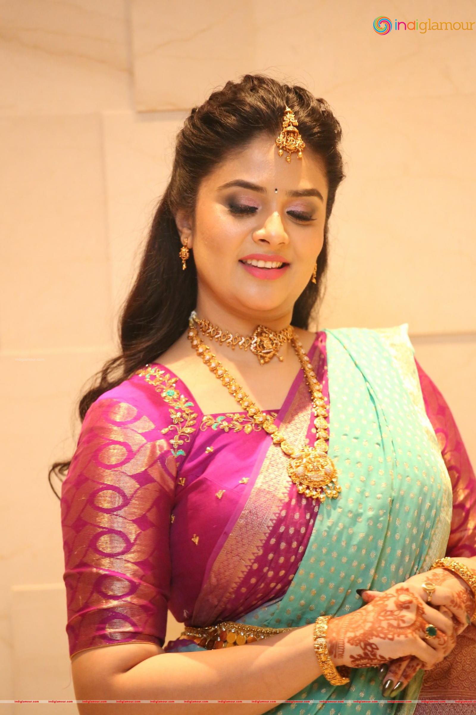 Sree Mukhi Actress hd photo