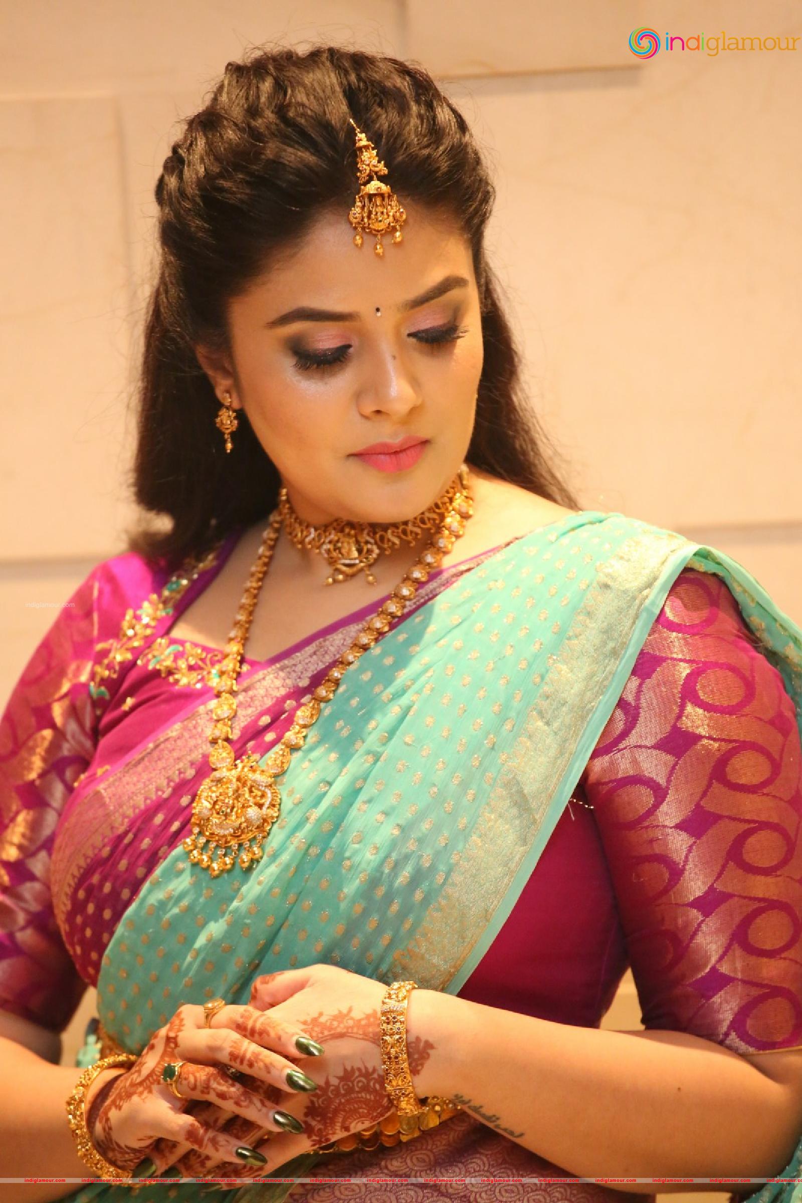 Sree Mukhi Actress hd photo