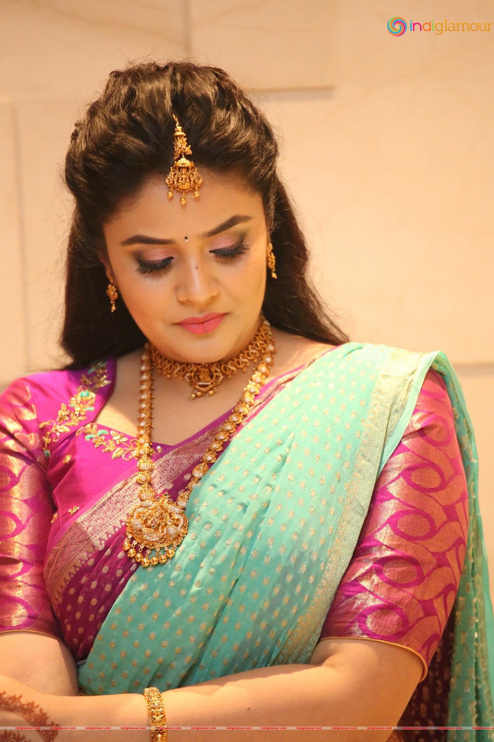 Sree Mukhi Actress hd photo