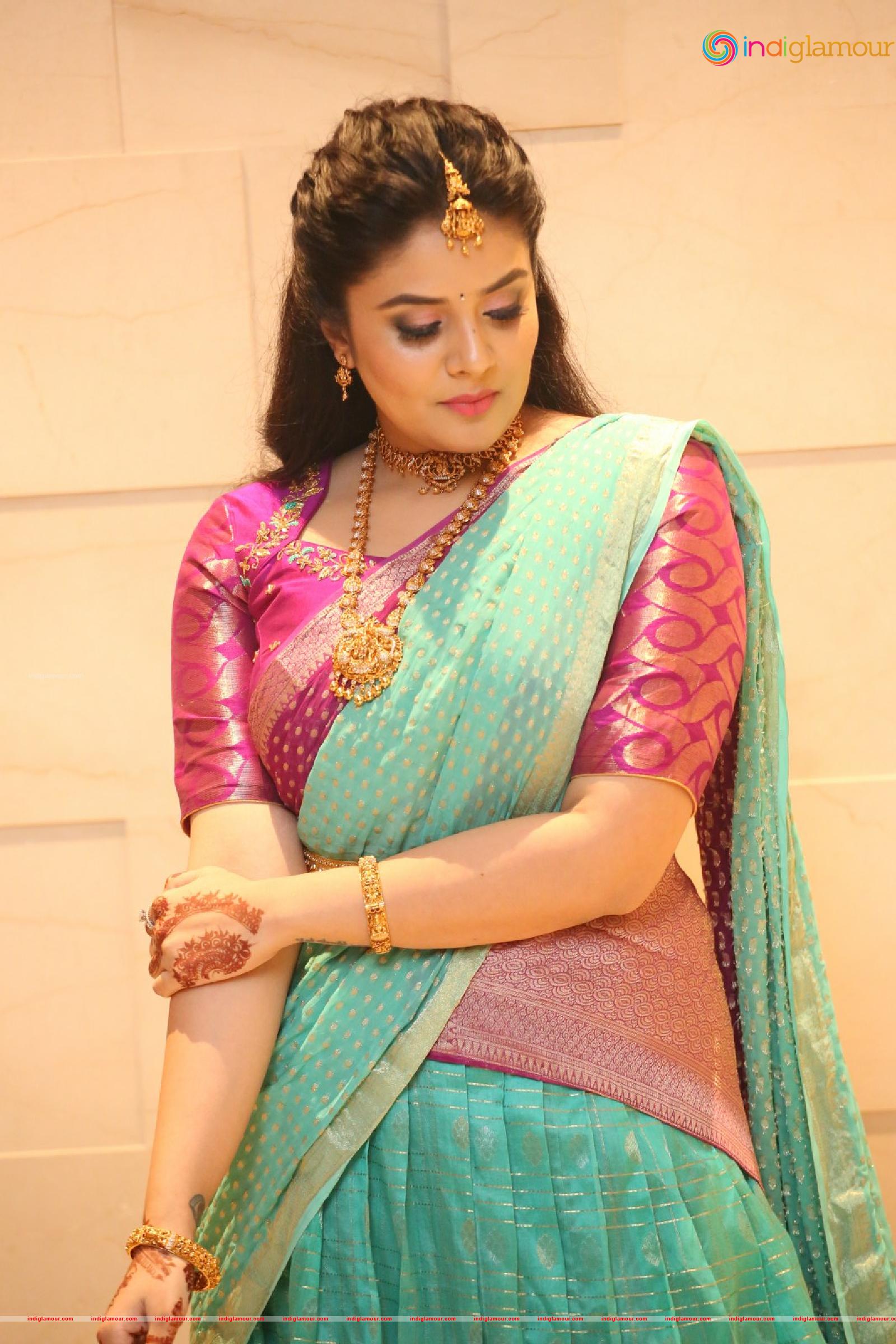 Sree Mukhi Actress hd photo