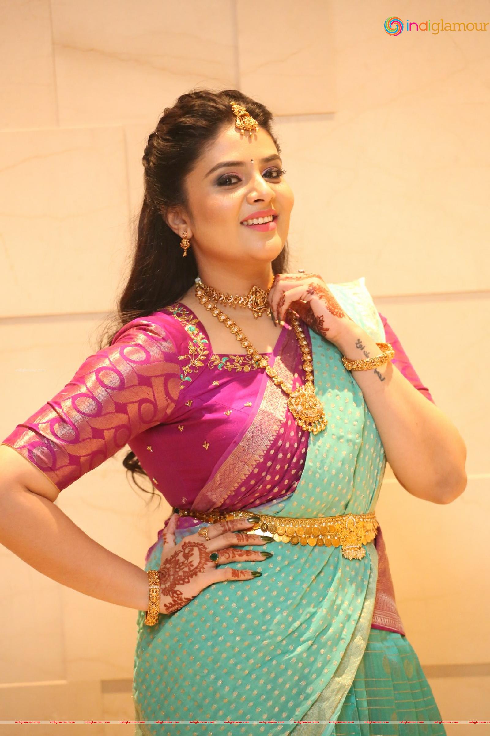 Sree Mukhi Actress hd photo