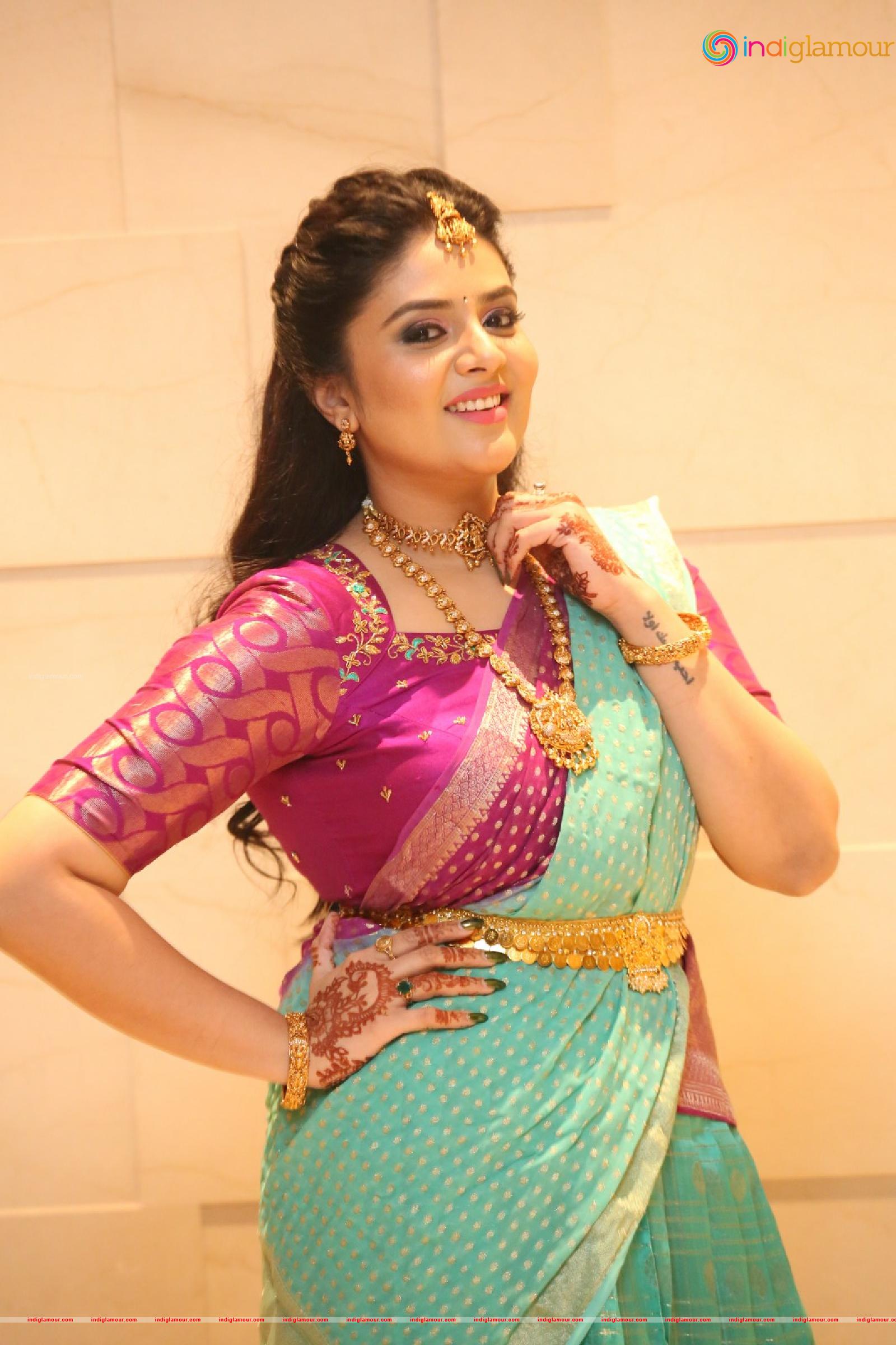 Sree Mukhi Actress hd photo