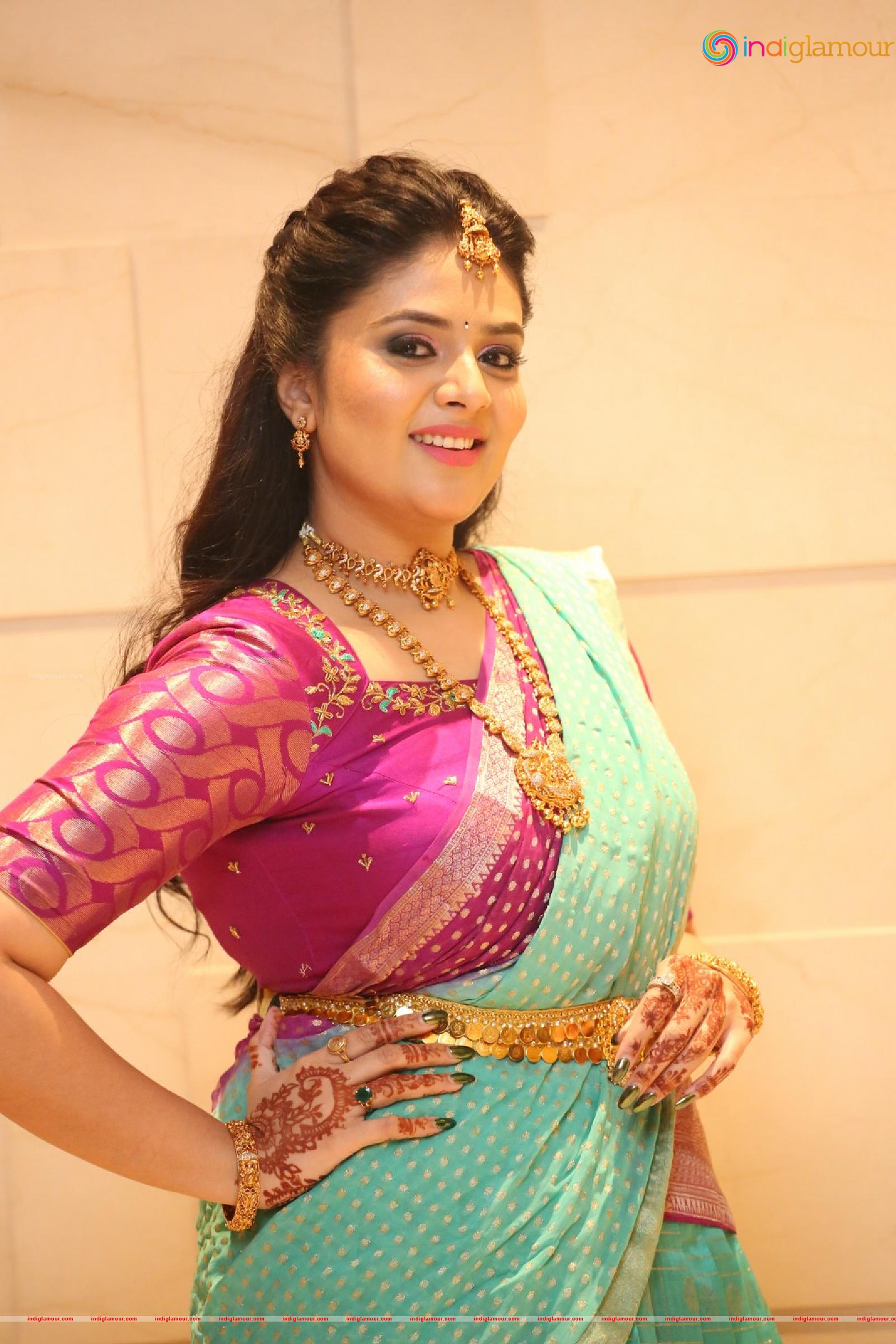 Sree Mukhi Actress hd photo