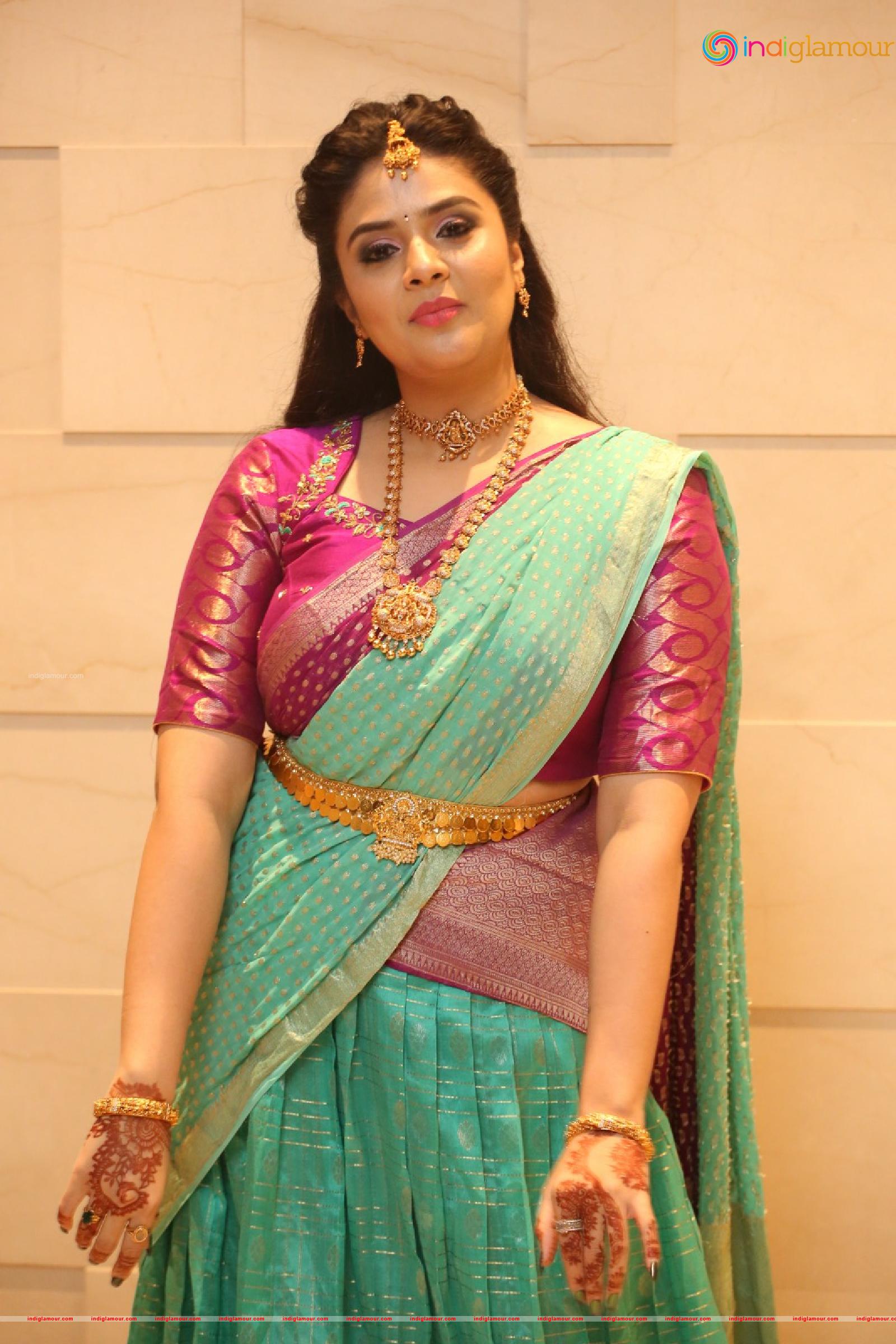 Sree Mukhi Actress hd photo