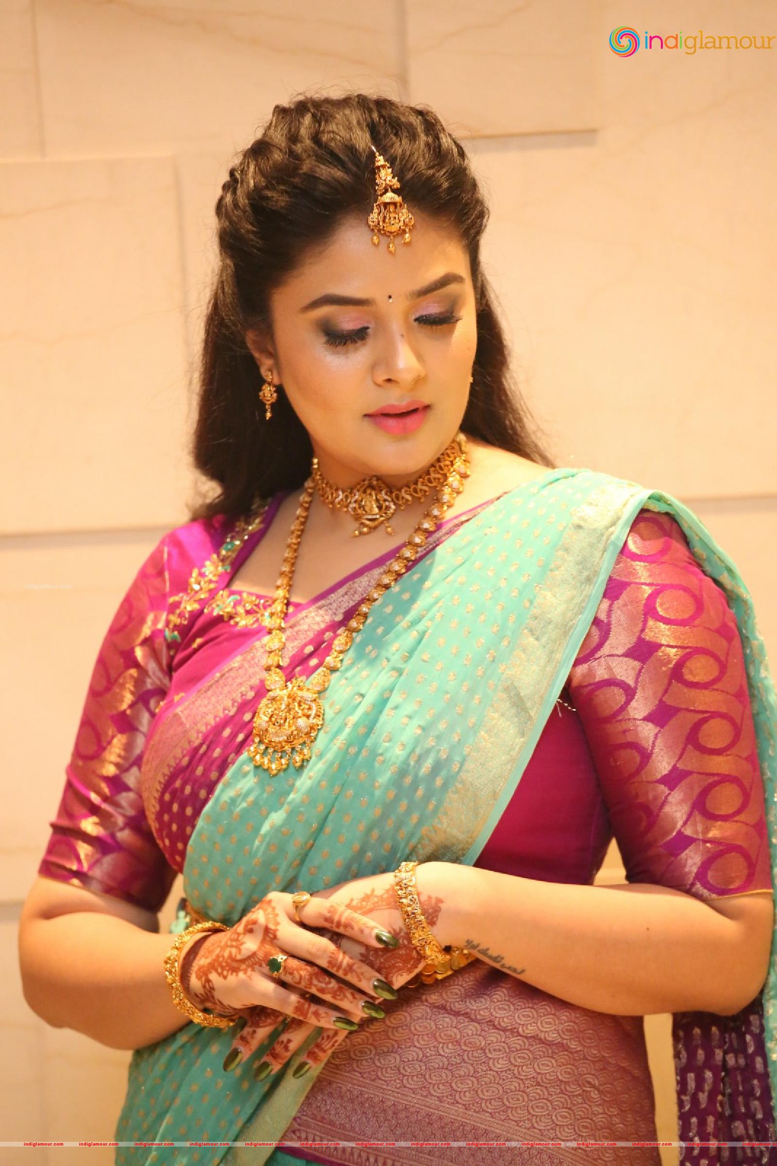 Sree Mukhi Actress hd photo