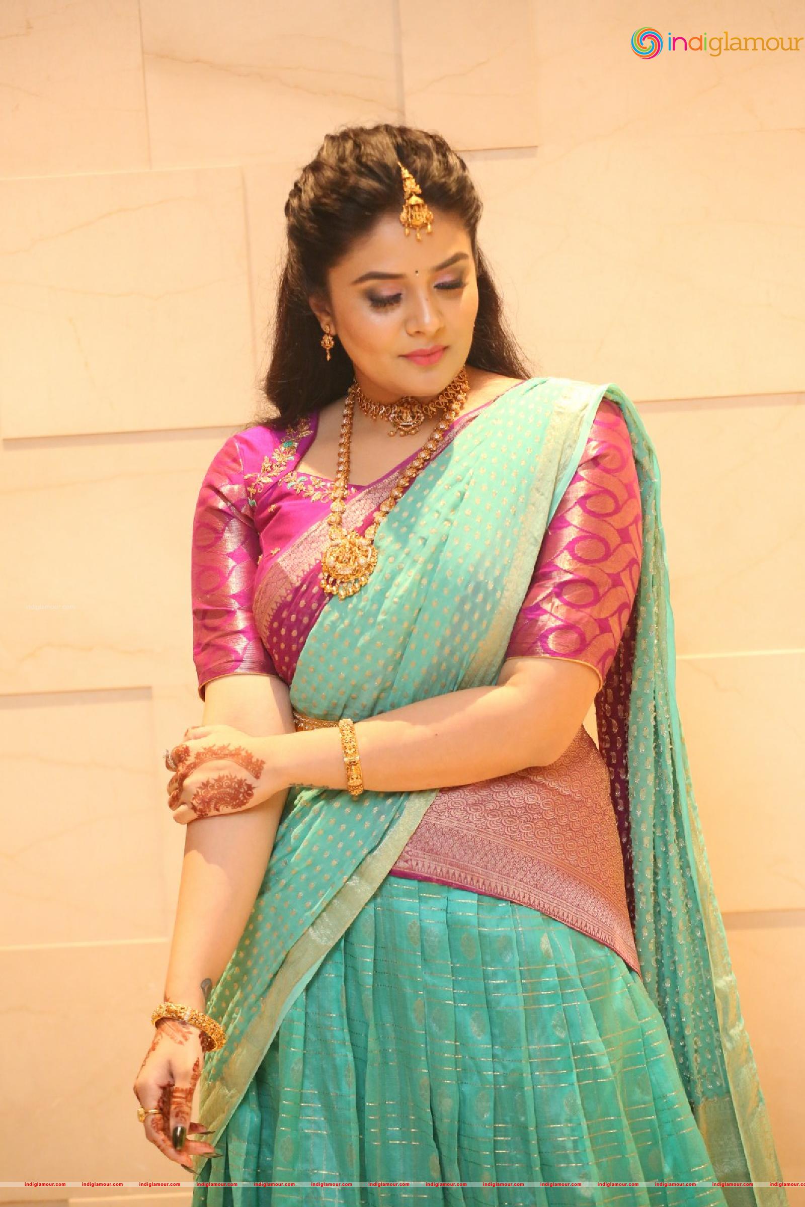 Sree Mukhi Actress hd photo