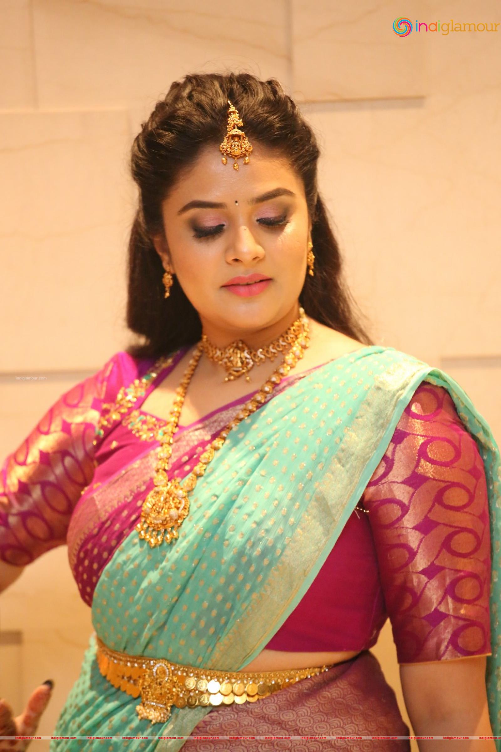 Sree Mukhi Actress hd photo