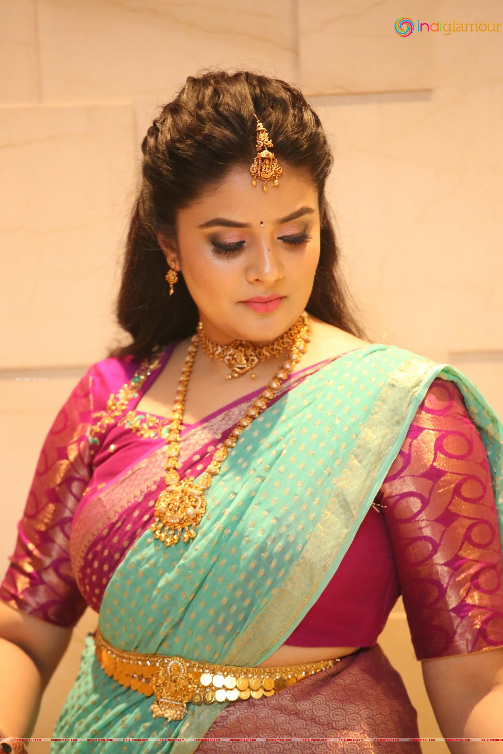 Sree Mukhi Actress hd photo