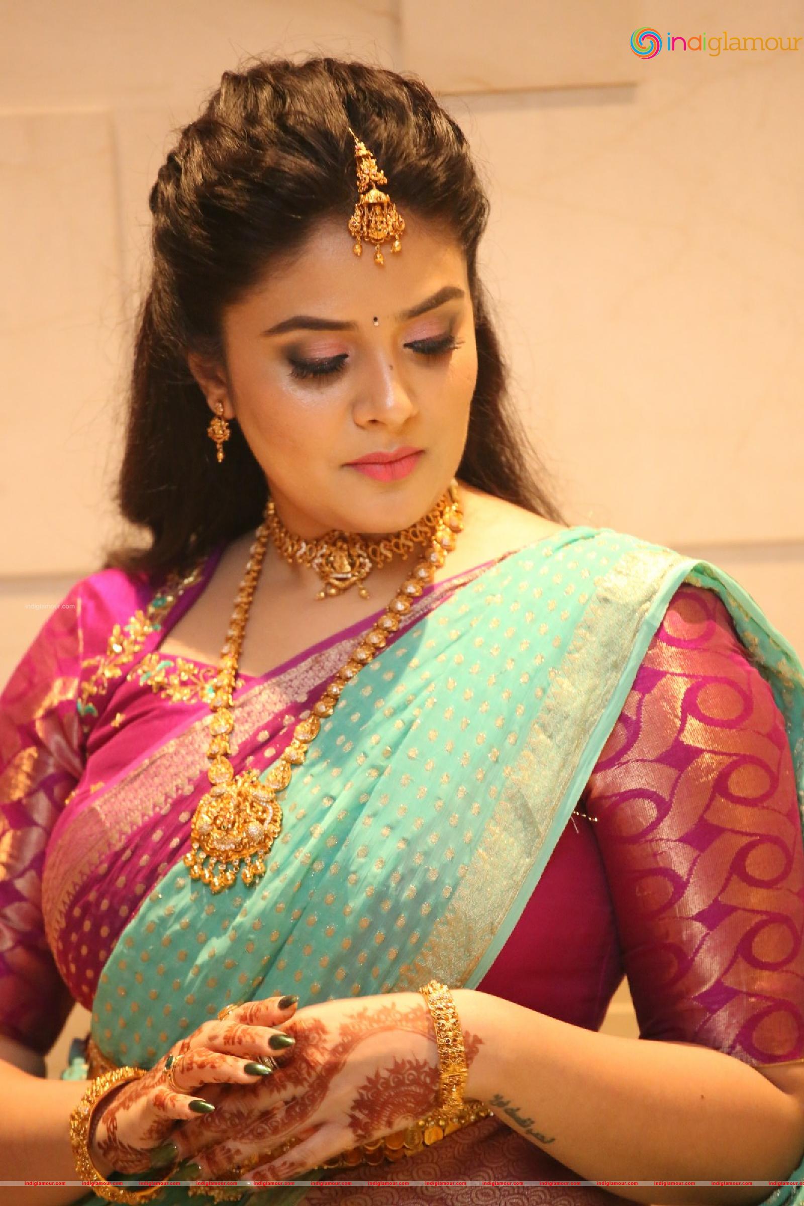 Sree Mukhi Actress hd photo