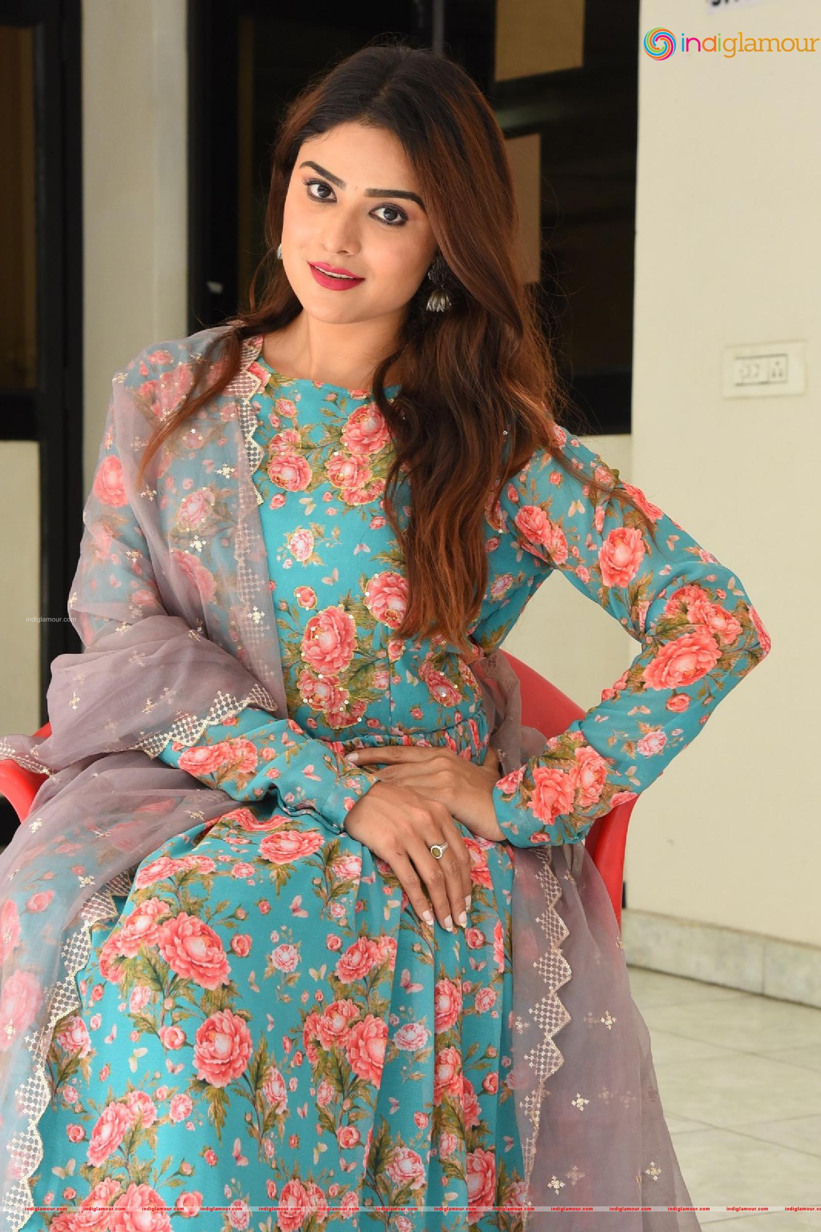 Priyanka Sharma Actress hd photo